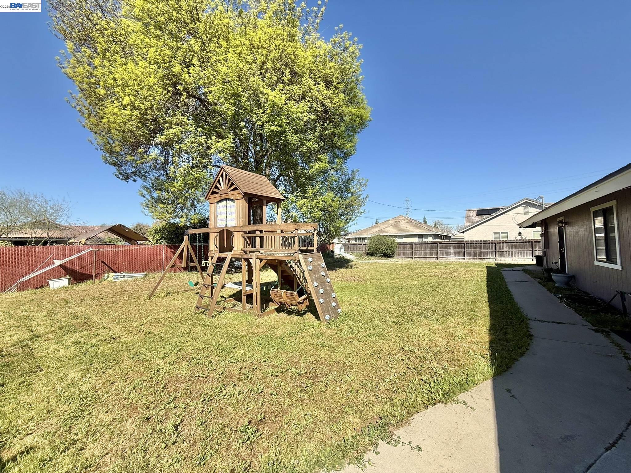 Detail Gallery Image 23 of 28 For 6928 E Lane Ave, Fresno,  CA 93727 - 3 Beds | 2 Baths