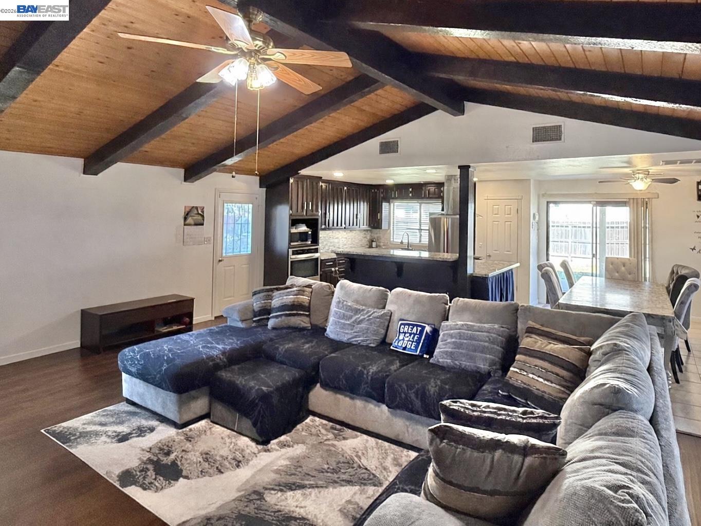 Detail Gallery Image 5 of 28 For 6928 E Lane Ave, Fresno,  CA 93727 - 3 Beds | 2 Baths