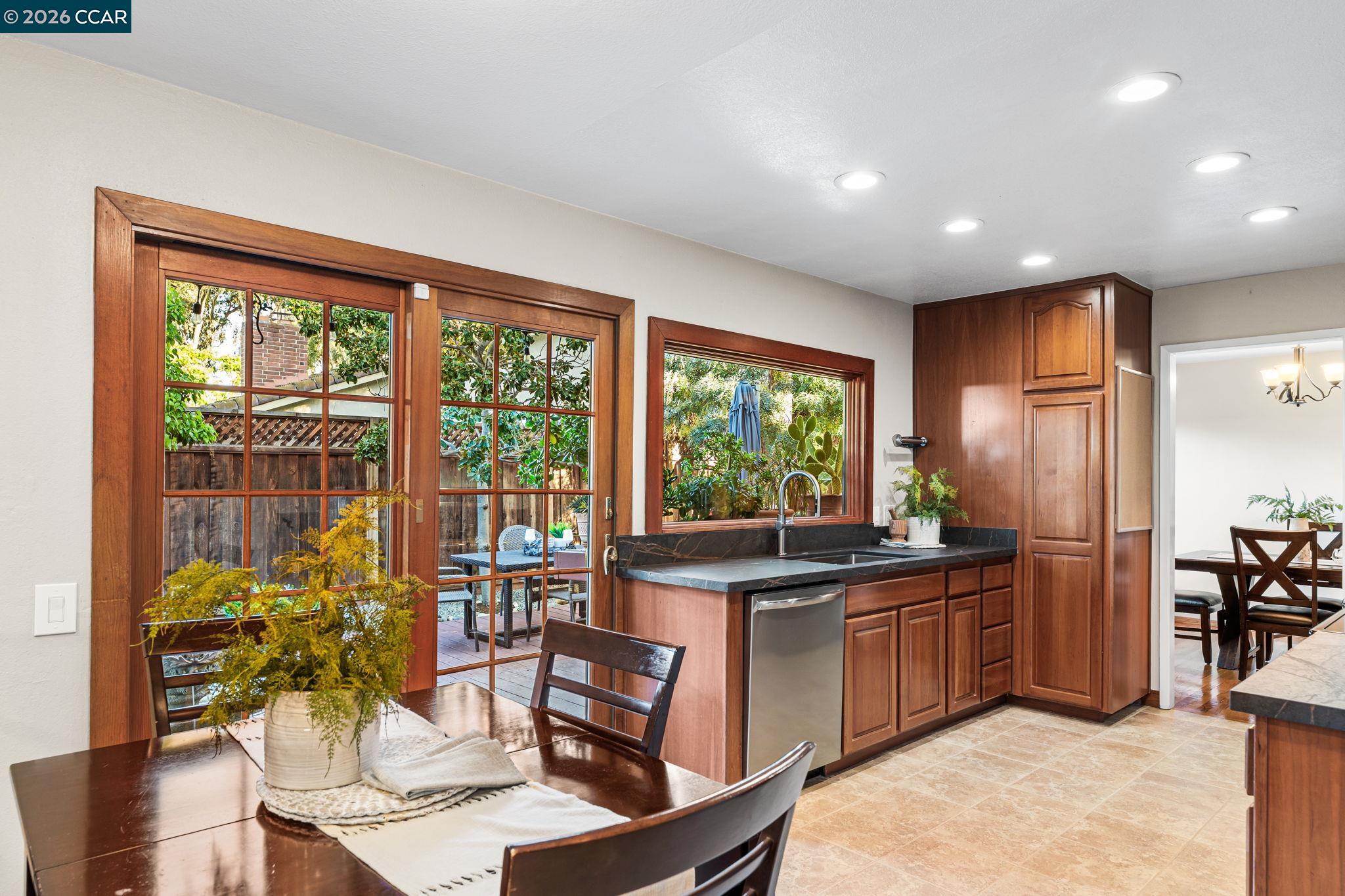 Detail Gallery Image 16 of 60 For 4417 Catalpa Ct, Concord,  CA 94521 - 4 Beds | 3 Baths