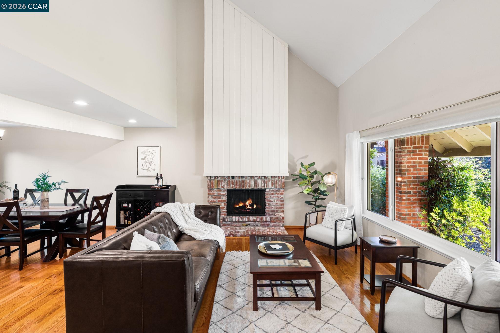 Detail Gallery Image 4 of 60 For 4417 Catalpa Ct, Concord,  CA 94521 - 4 Beds | 3 Baths