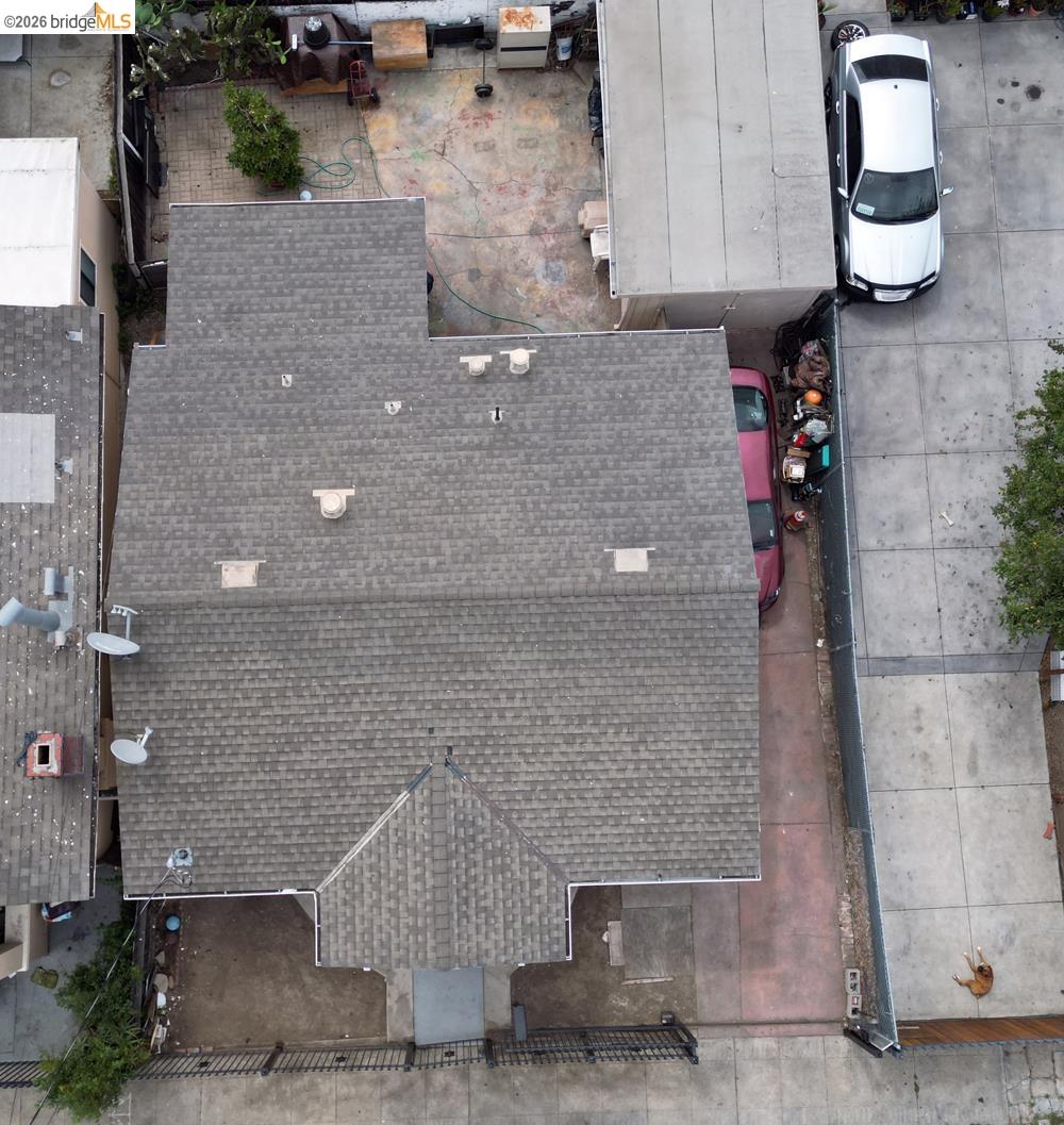 Detail Gallery Image 3 of 10 For 1440 76th Ave, Oakland,  CA 94621 - 2 Beds | 1 Baths