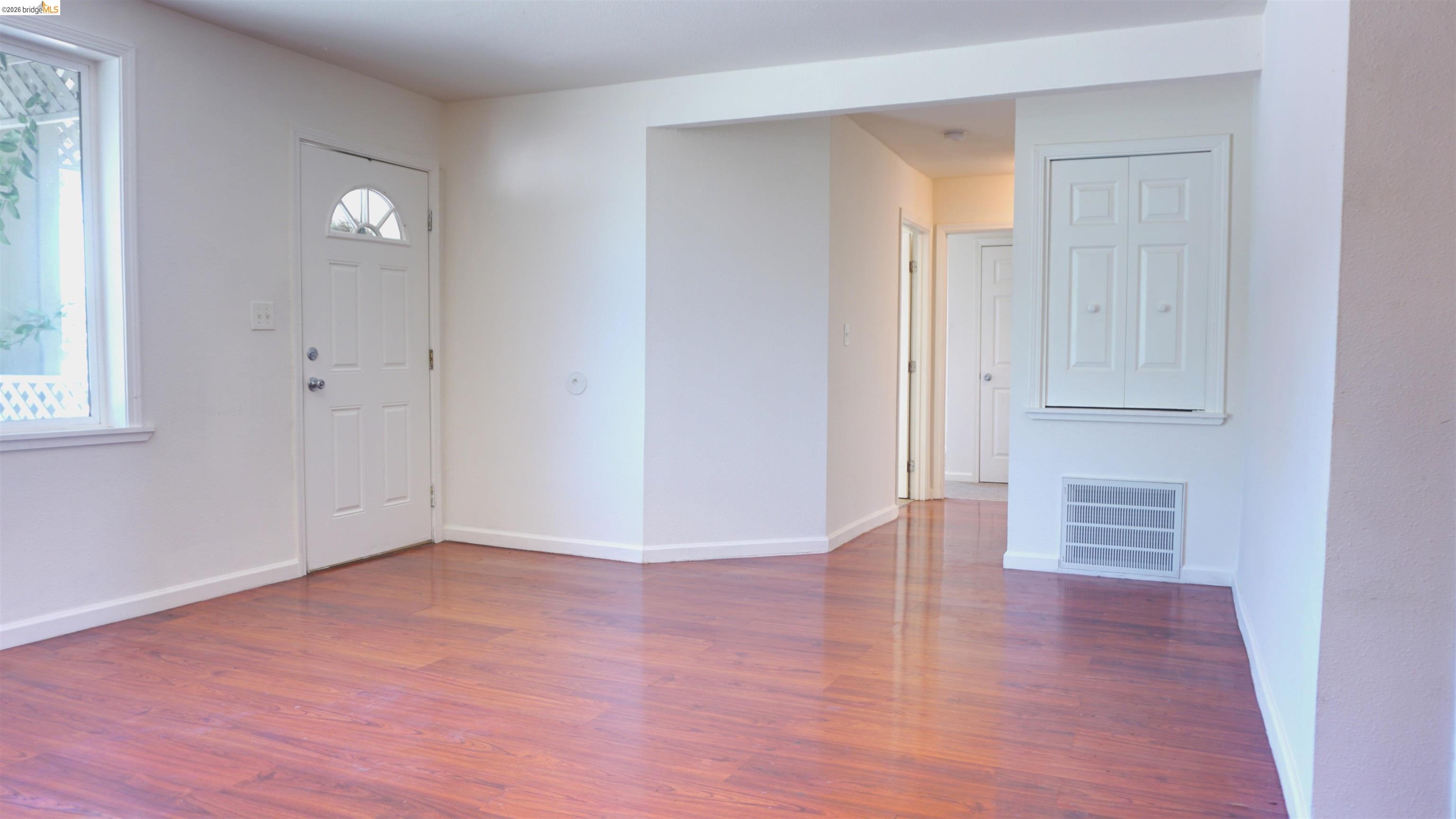 27 Robinson Ave, Pittsburg CA 94565 — photo 2