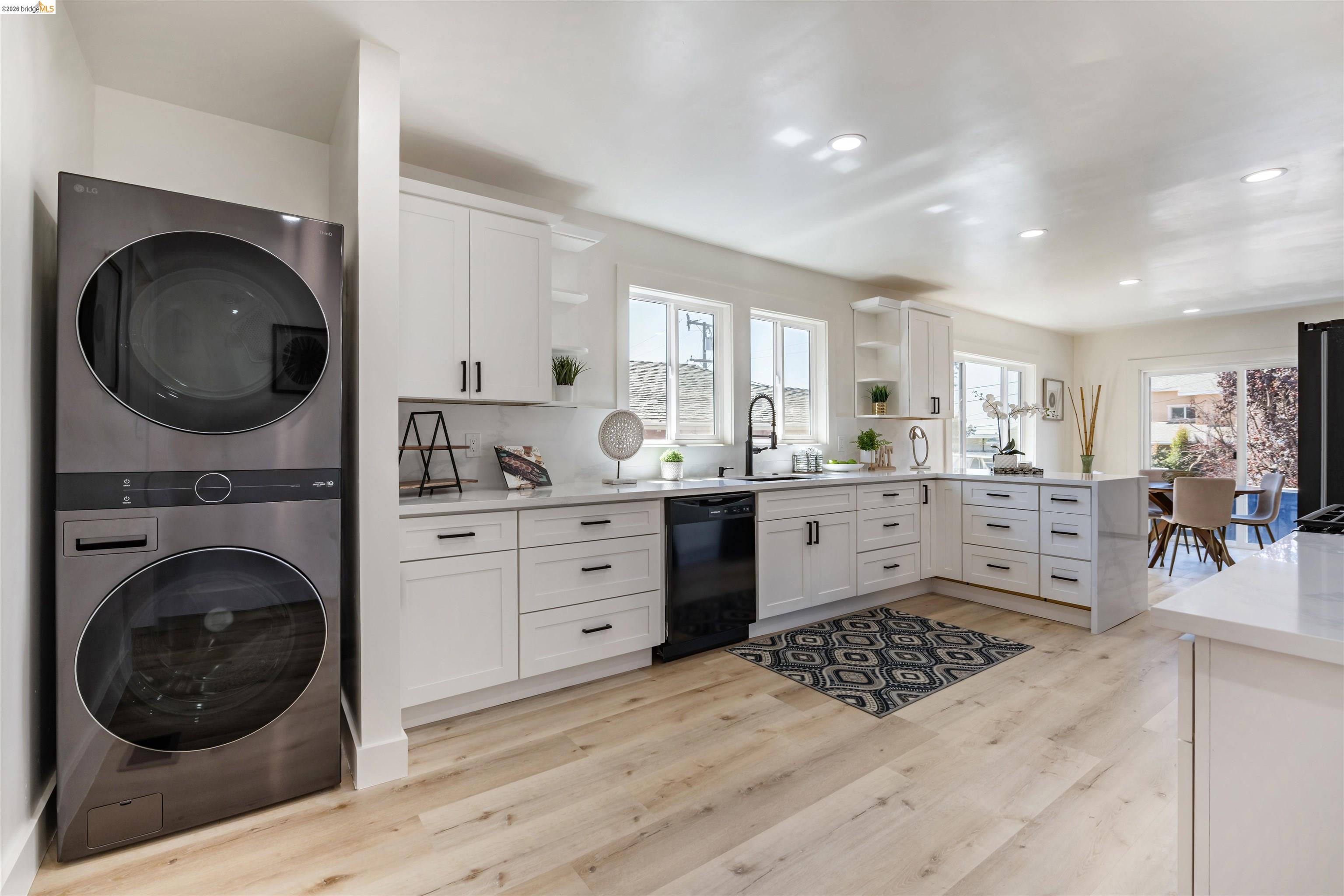 Detail Gallery Image 15 of 43 For 3568 Harper Street, Oakland,  CA 94601 - 3 Beds | 2 Baths