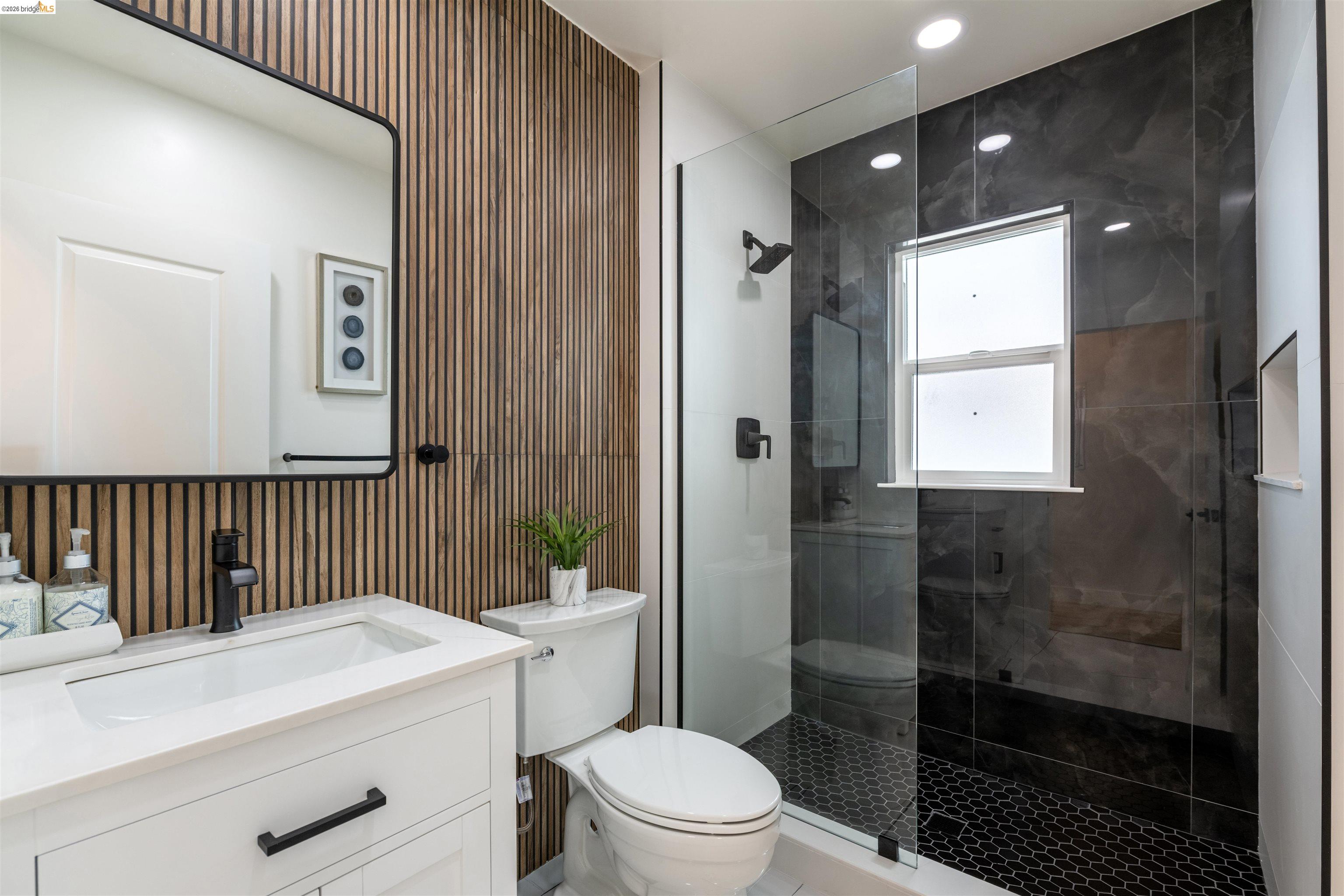 Detail Gallery Image 21 of 43 For 3568 Harper Street, Oakland,  CA 94601 - 3 Beds | 2 Baths