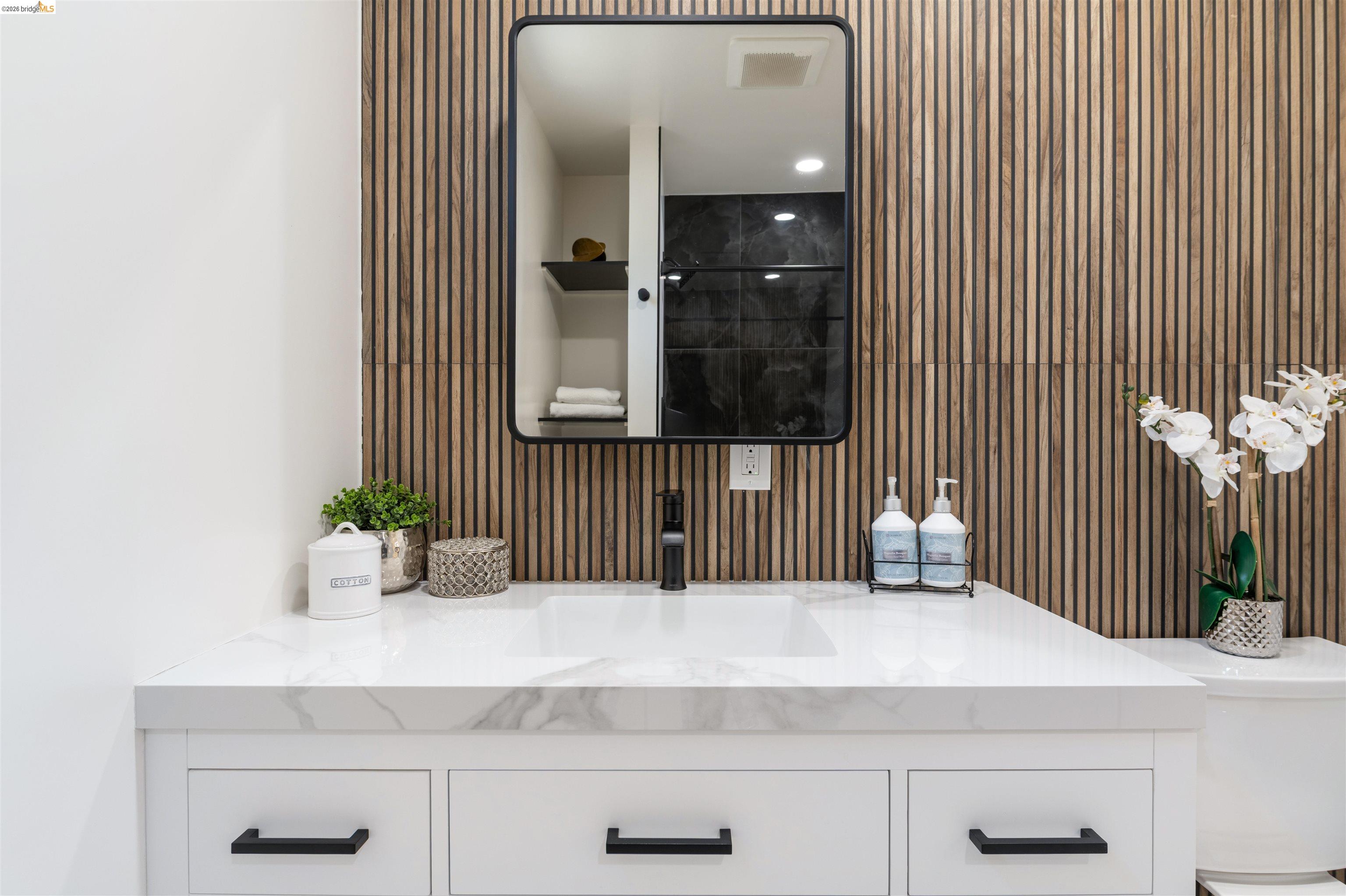 Detail Gallery Image 33 of 43 For 3568 Harper Street, Oakland,  CA 94601 - 3 Beds | 2 Baths