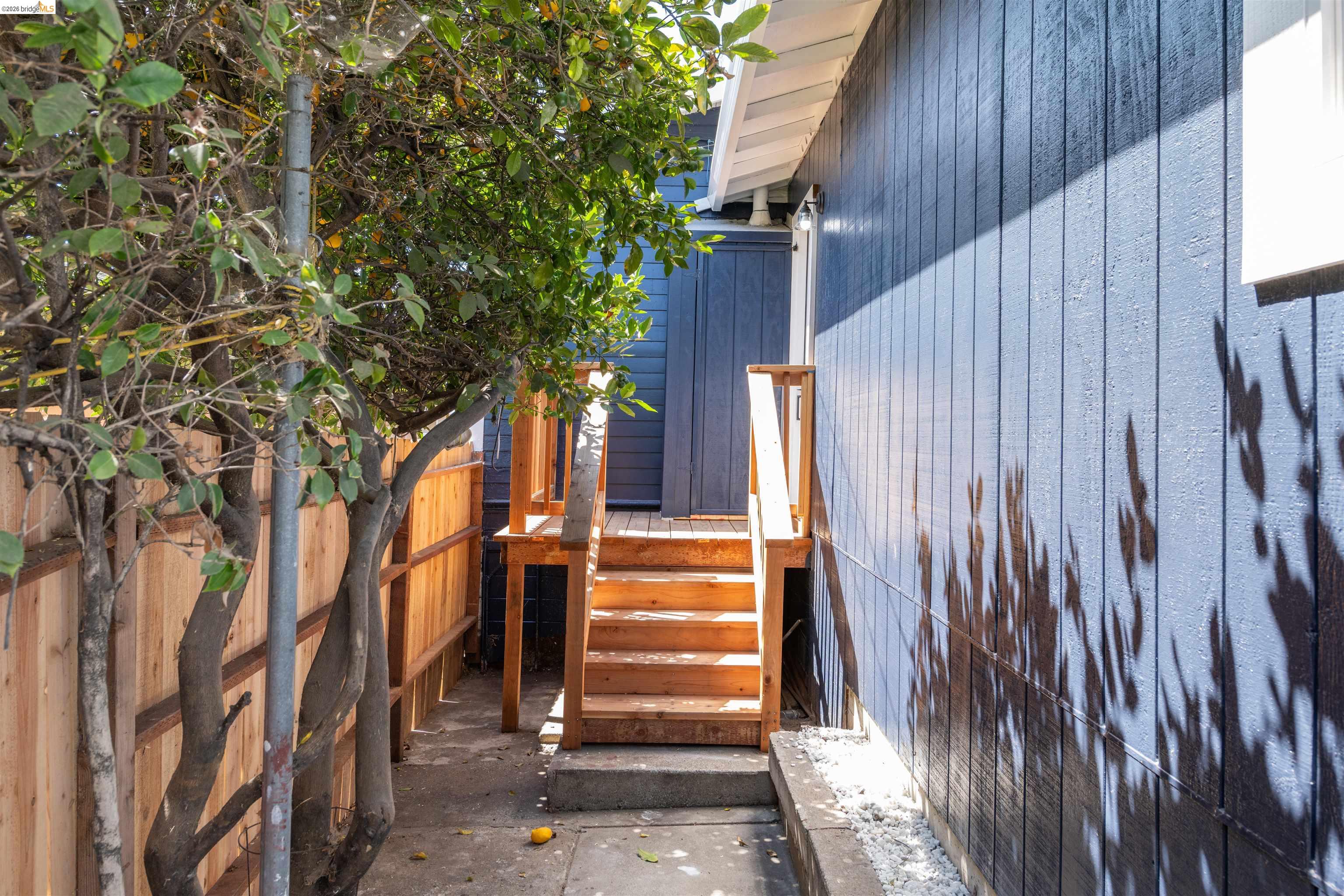 Detail Gallery Image 38 of 43 For 3568 Harper Street, Oakland,  CA 94601 - 3 Beds | 2 Baths