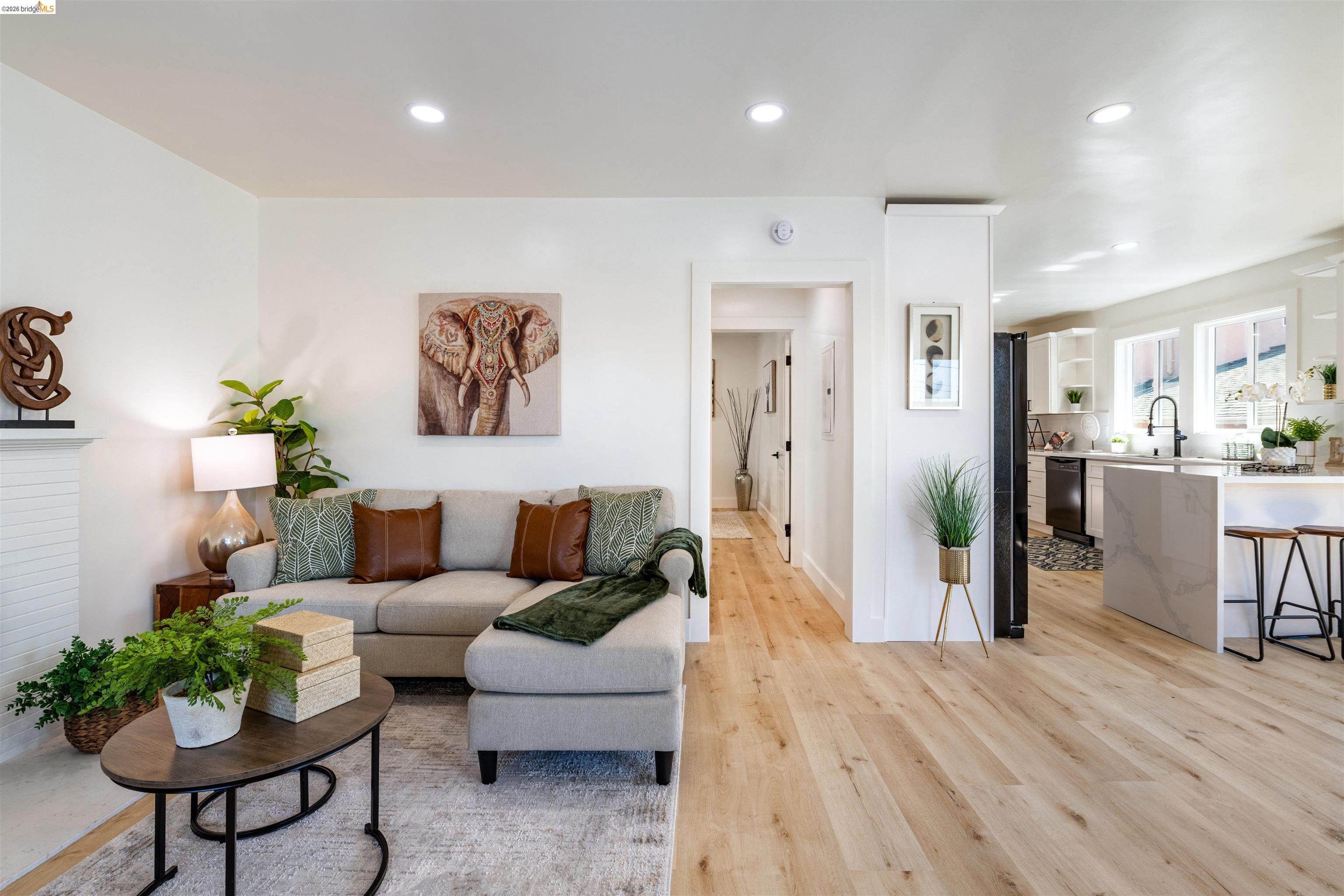 Detail Gallery Image 7 of 43 For 3568 Harper Street, Oakland,  CA 94601 - 3 Beds | 2 Baths