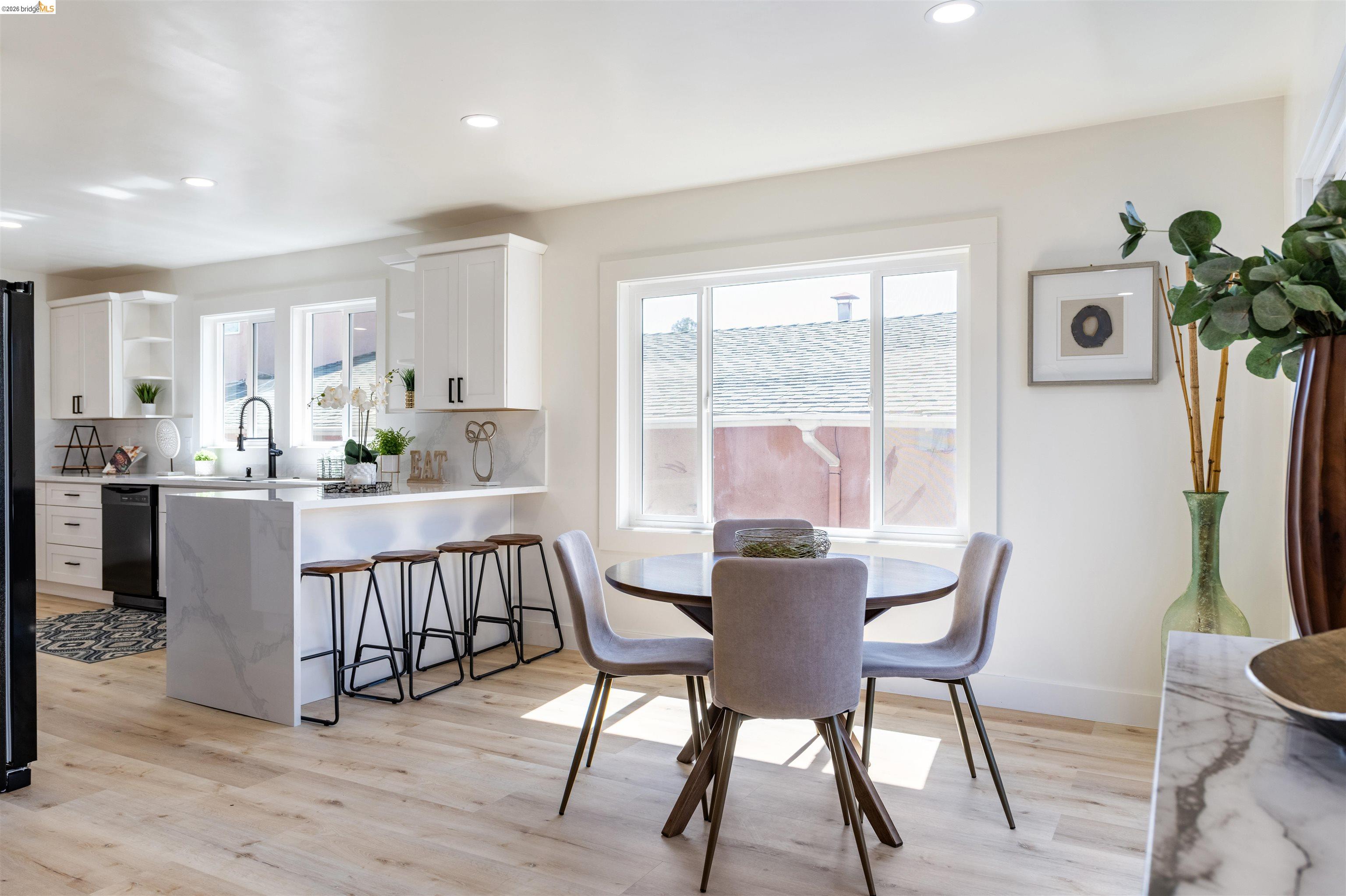 Detail Gallery Image 10 of 43 For 3568 Harper Street, Oakland,  CA 94601 - 3 Beds | 2 Baths