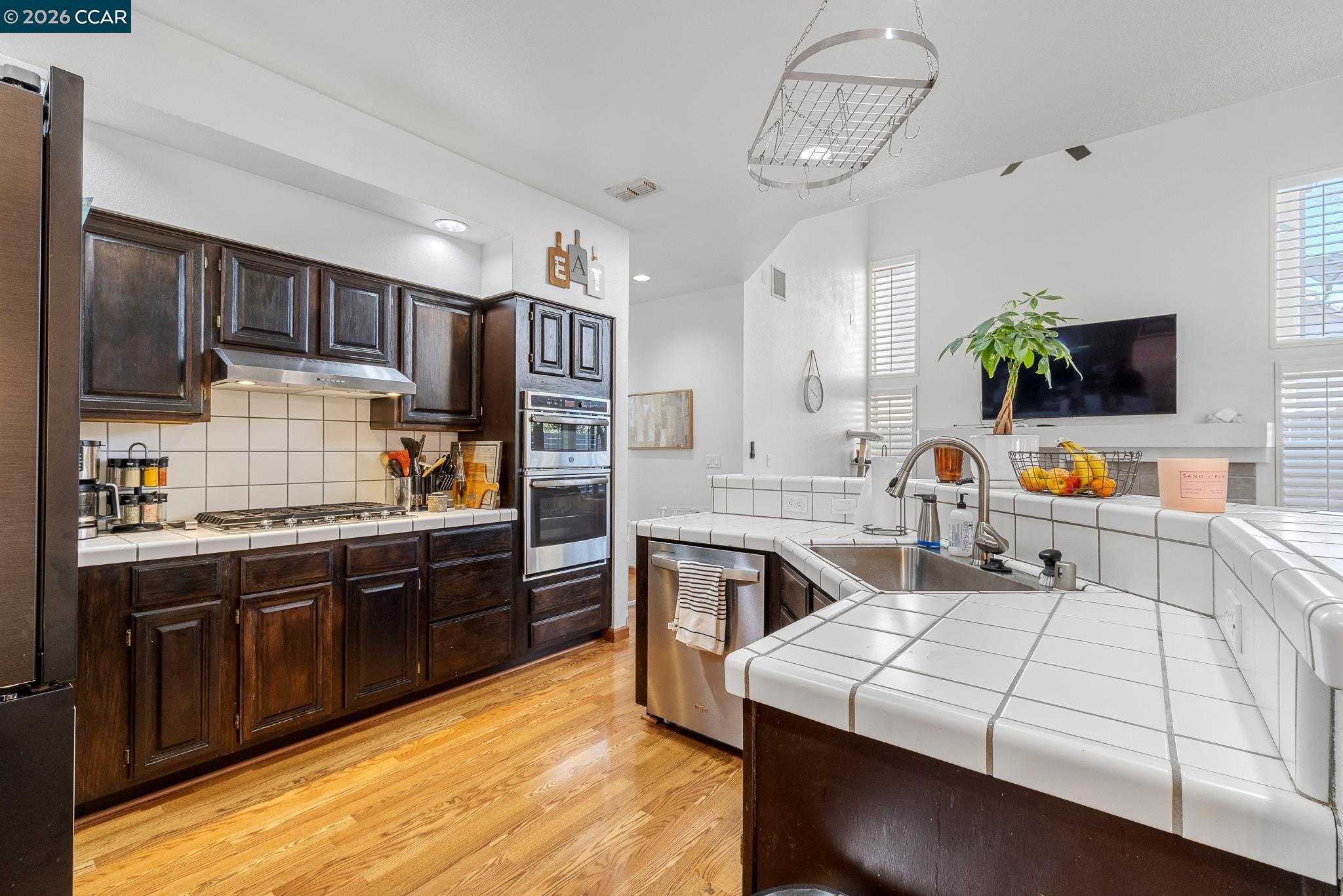 Detail Gallery Image 13 of 57 For 8675 Falmouth Way, Sacramento,  CA 95823 - 5 Beds | 3 Baths