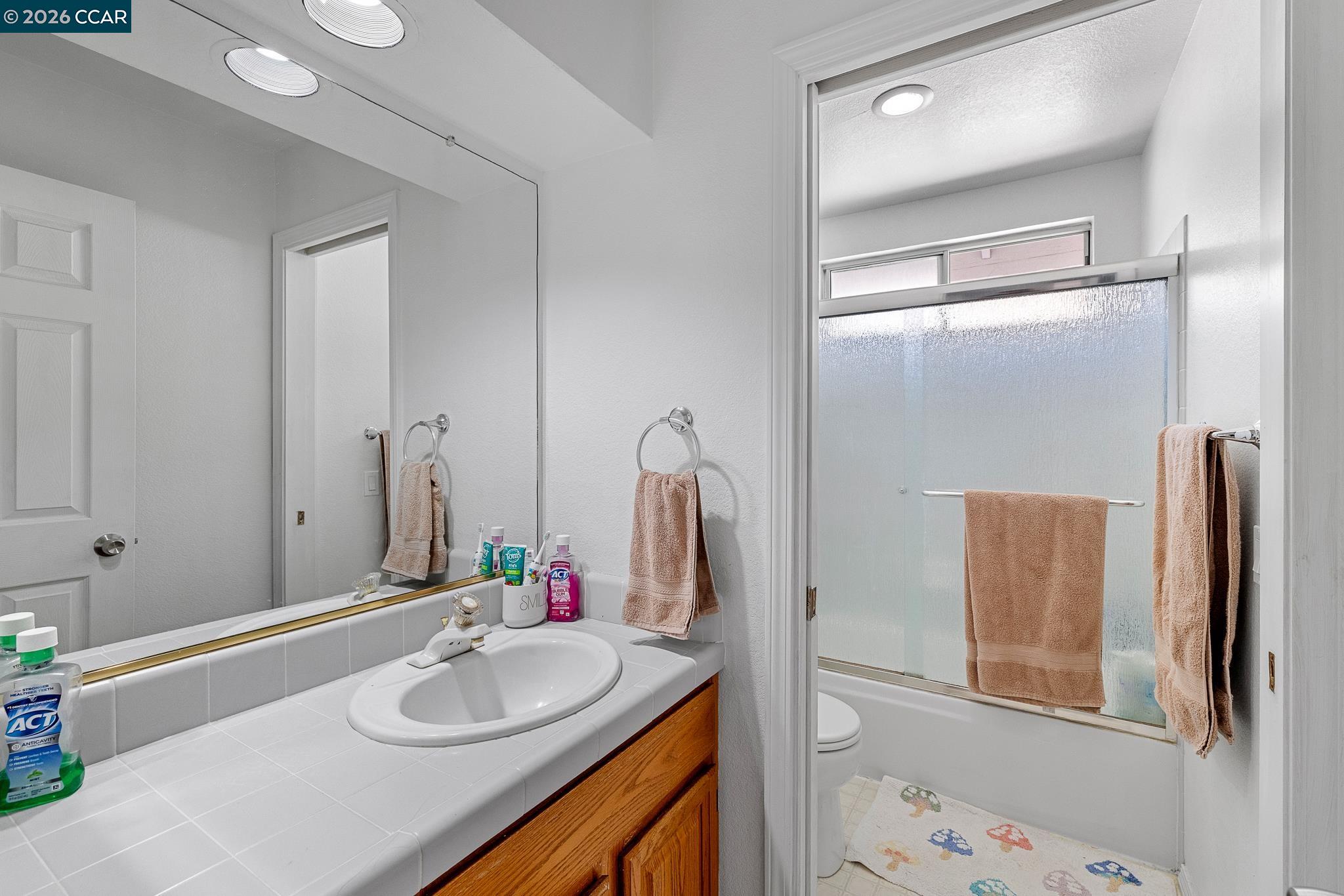 Detail Gallery Image 37 of 57 For 8675 Falmouth Way, Sacramento,  CA 95823 - 5 Beds | 3 Baths