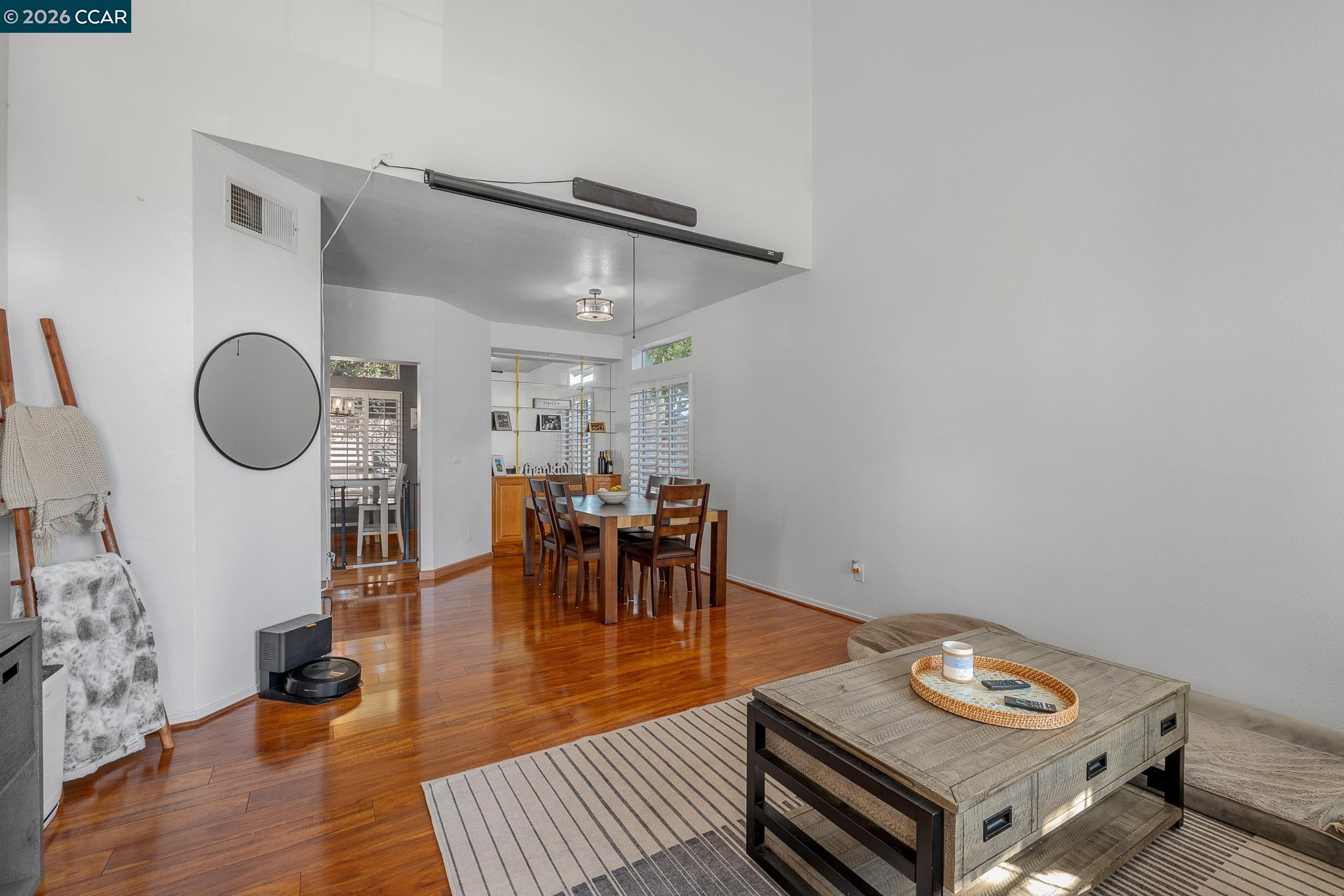 Detail Gallery Image 9 of 57 For 8675 Falmouth Way, Sacramento,  CA 95823 - 5 Beds | 3 Baths