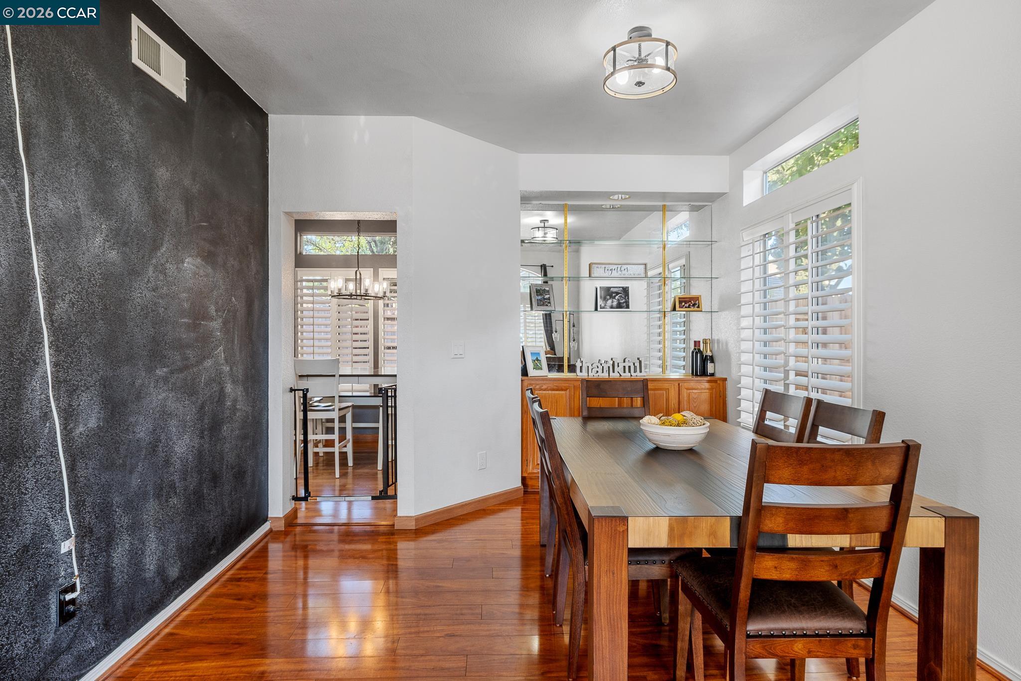 Detail Gallery Image 10 of 57 For 8675 Falmouth Way, Sacramento,  CA 95823 - 5 Beds | 3 Baths