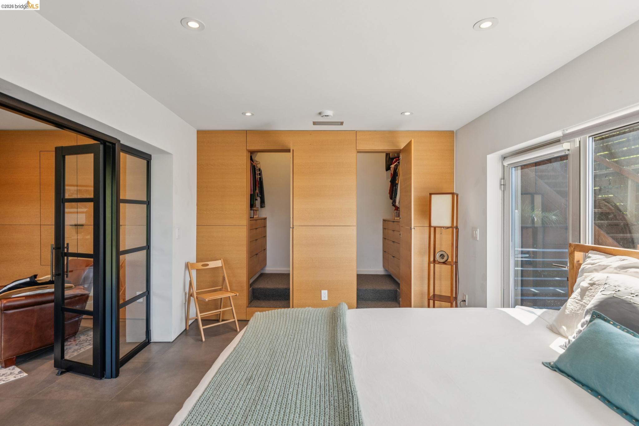 Detail Gallery Image 30 of 57 For 6733 Snake Rd, Oakland,  CA 94611 - 3 Beds | 2 Baths