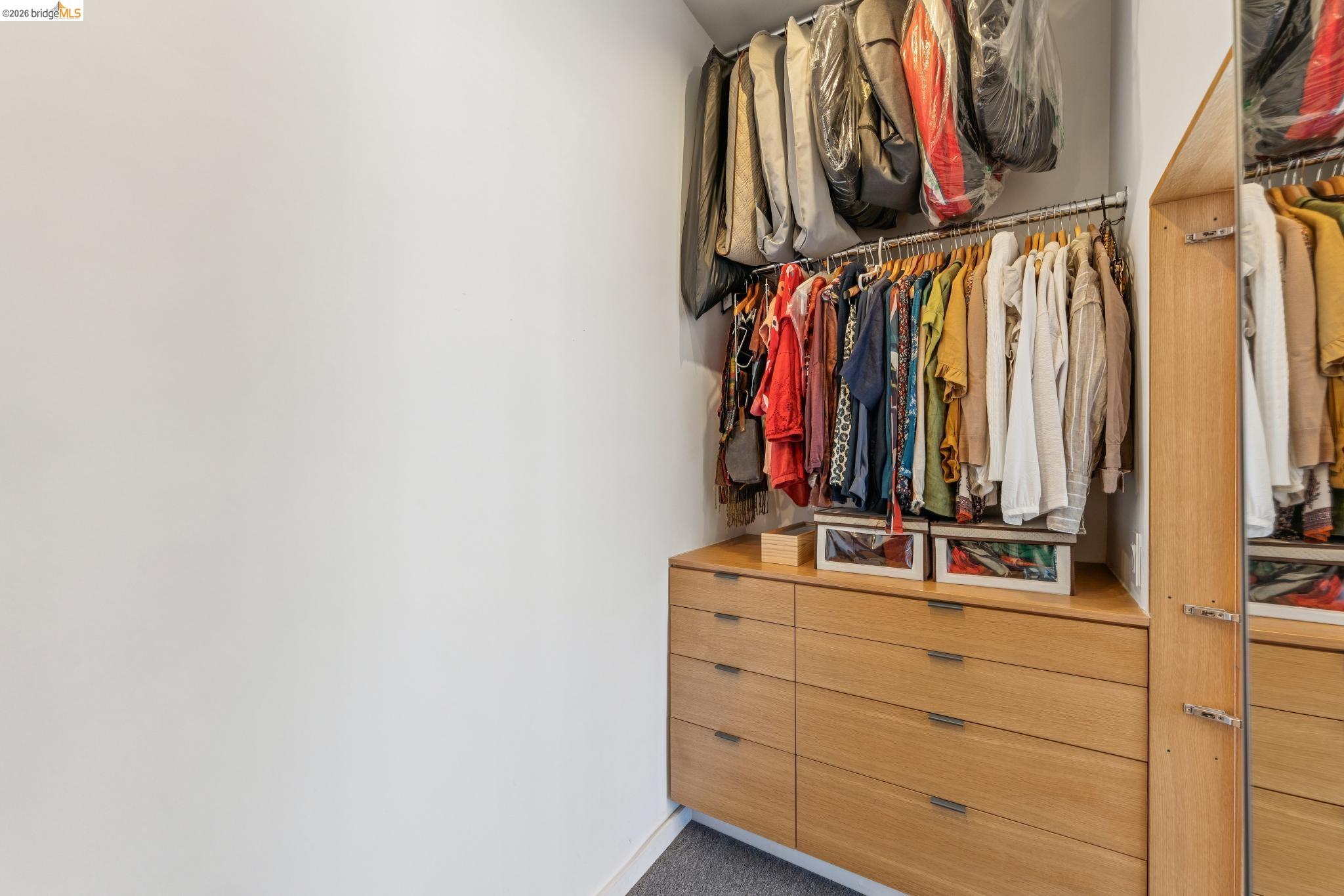 Detail Gallery Image 32 of 57 For 6733 Snake Rd, Oakland,  CA 94611 - 3 Beds | 2 Baths