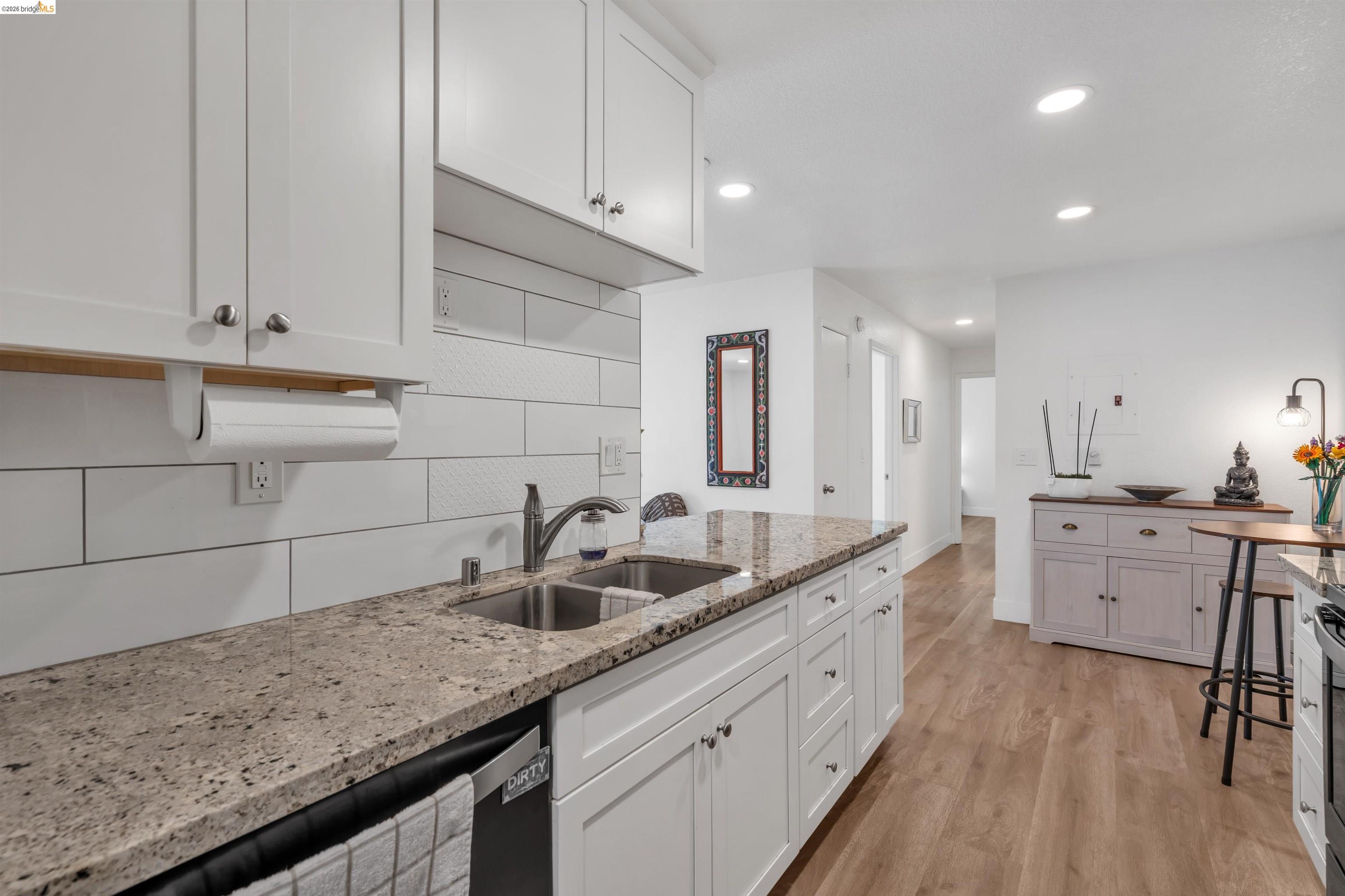 Detail Gallery Image 6 of 25 For 403 Lighthouse Dr, Vallejo,  CA 94590 - 2 Beds | 1 Baths