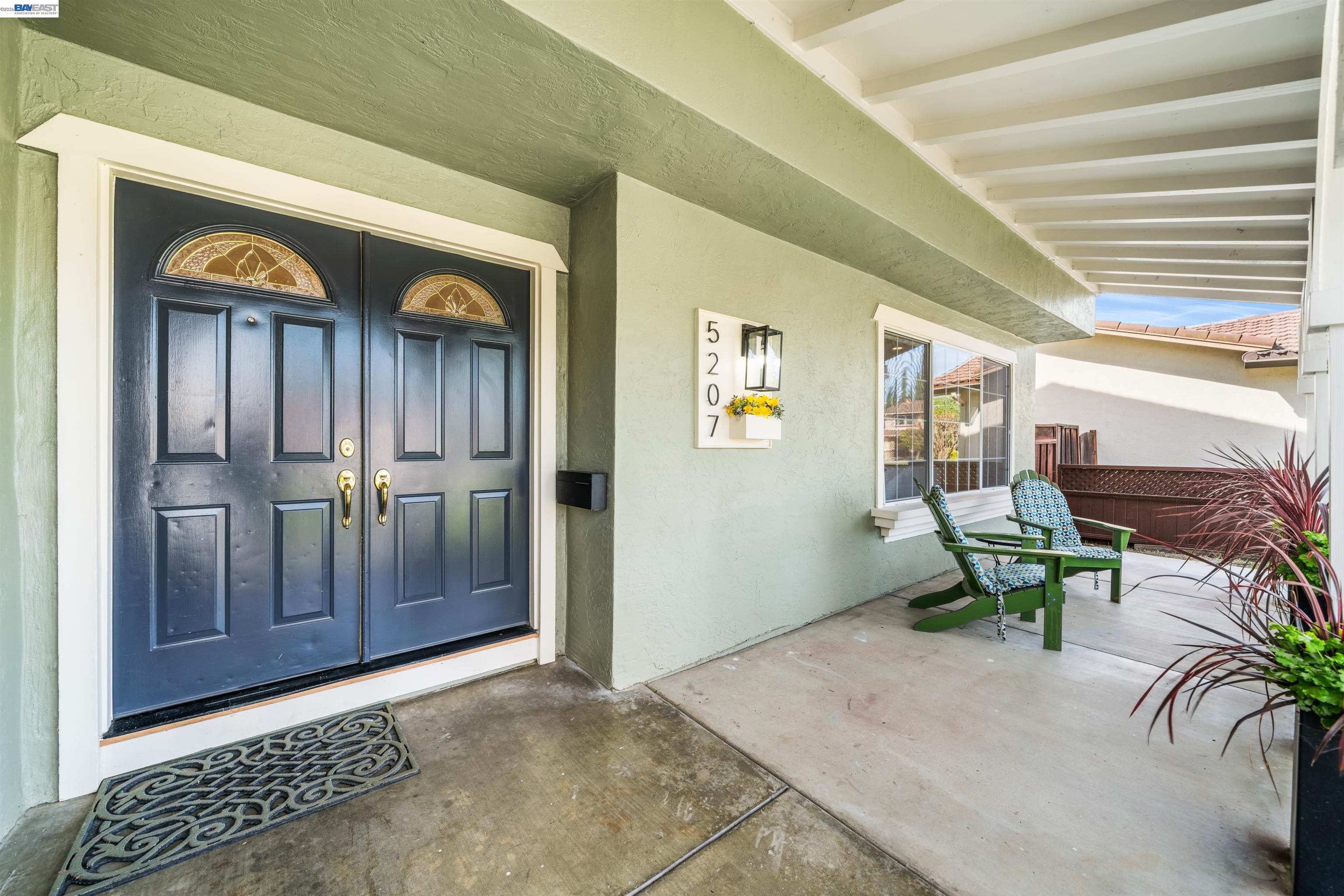 Detail Gallery Image 3 of 47 For 5207 Crestline Way, Pleasanton,  CA 94566 - 4 Beds | 2/1 Baths