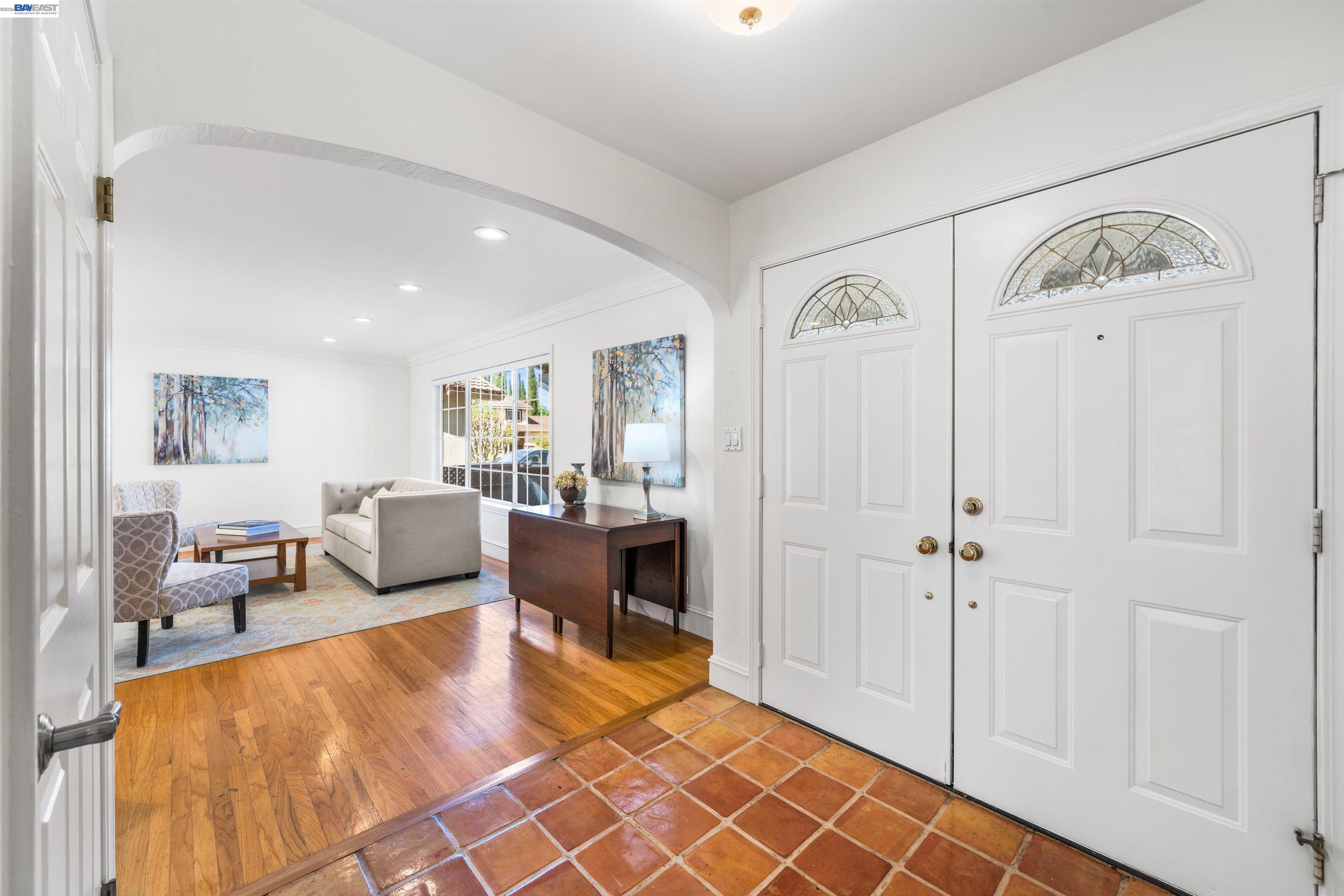 Detail Gallery Image 4 of 47 For 5207 Crestline Way, Pleasanton,  CA 94566 - 4 Beds | 2/1 Baths