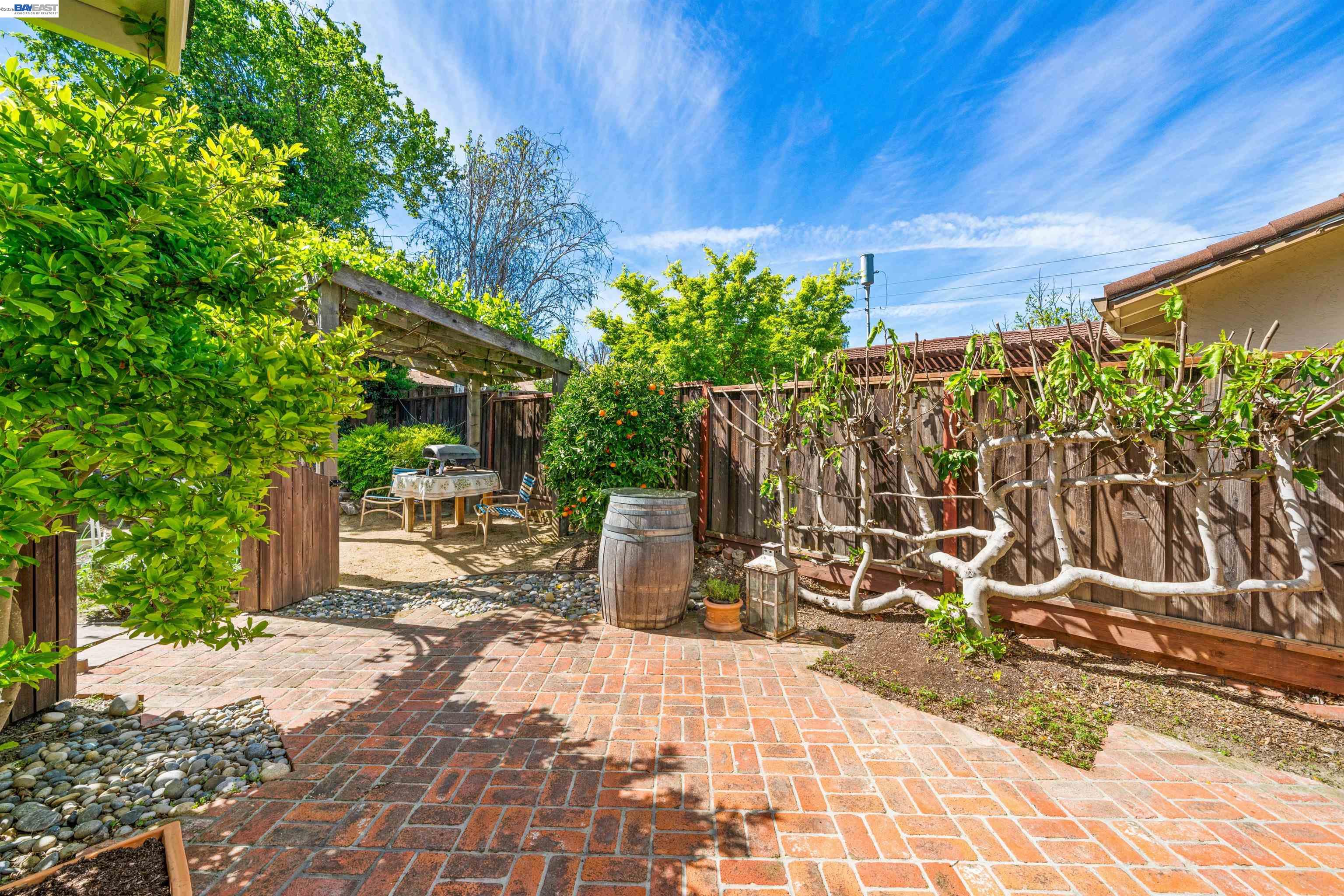 Detail Gallery Image 42 of 47 For 5207 Crestline Way, Pleasanton,  CA 94566 - 4 Beds | 2/1 Baths