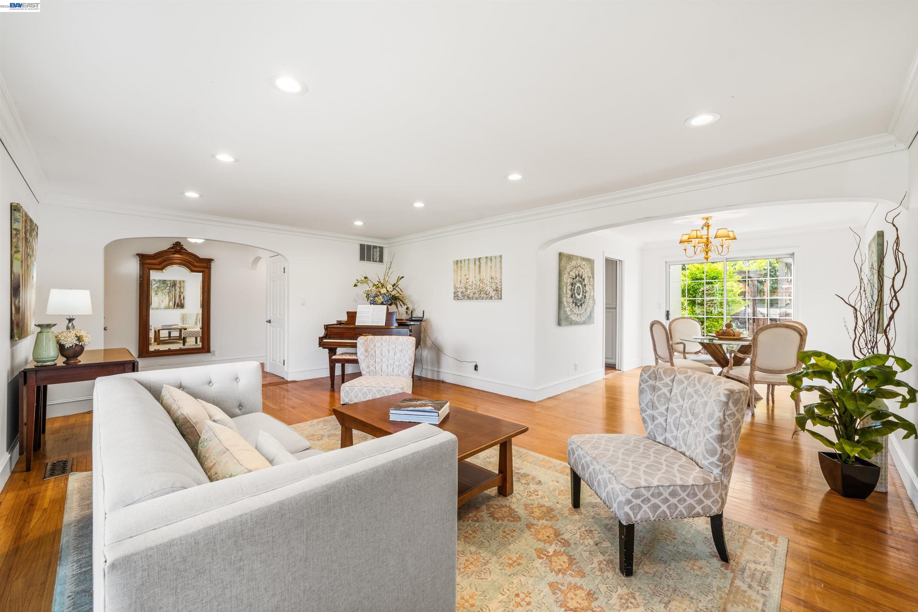 Detail Gallery Image 7 of 47 For 5207 Crestline Way, Pleasanton,  CA 94566 - 4 Beds | 2/1 Baths