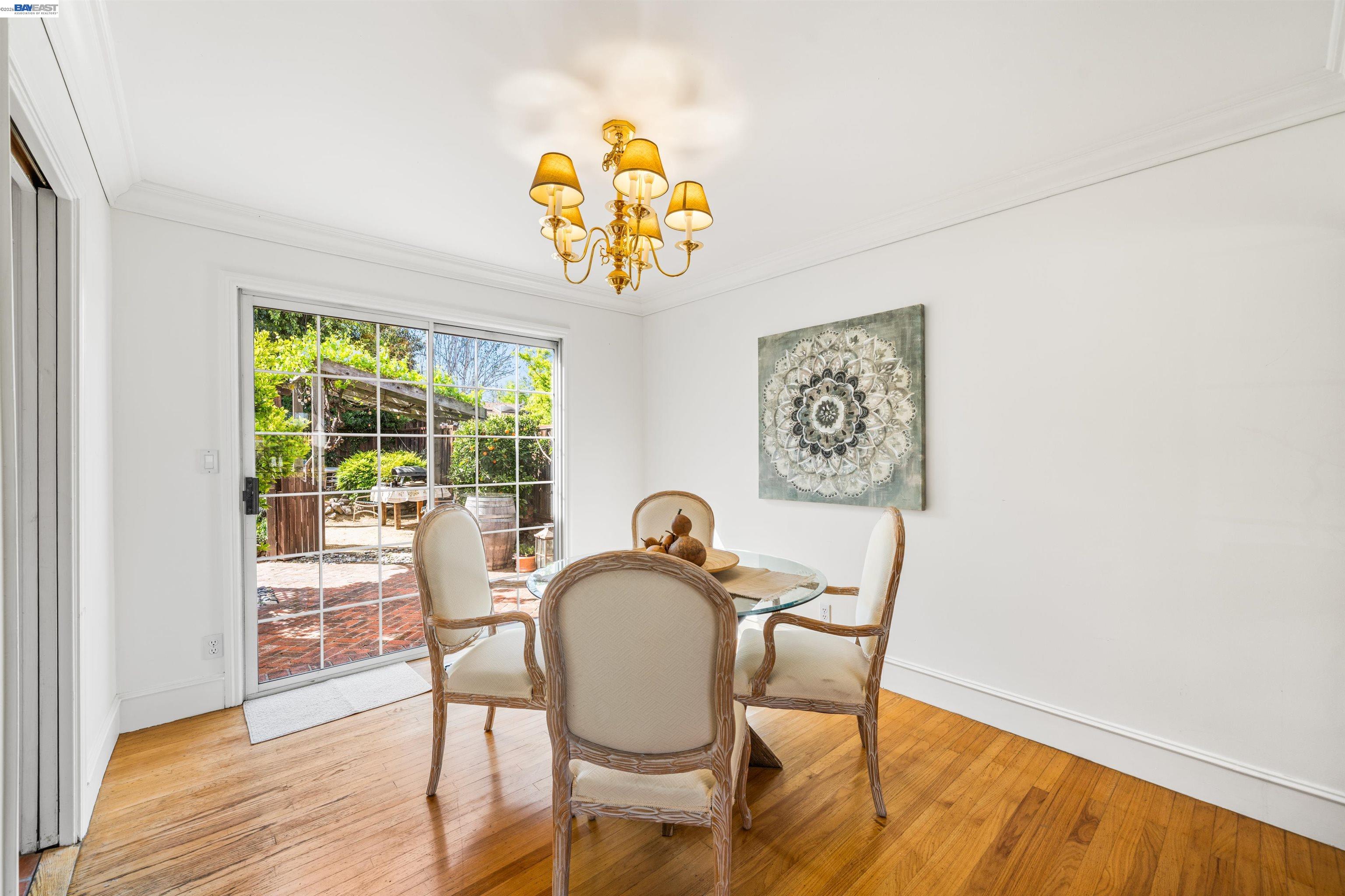 Detail Gallery Image 8 of 47 For 5207 Crestline Way, Pleasanton,  CA 94566 - 4 Beds | 2/1 Baths