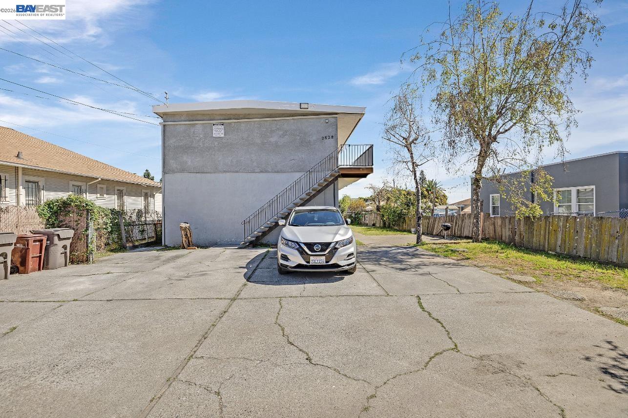 Detail Gallery Image 17 of 30 For 2828 22nd Avenue, Oakland,  CA 94606 - 12 Beds | 4 Baths