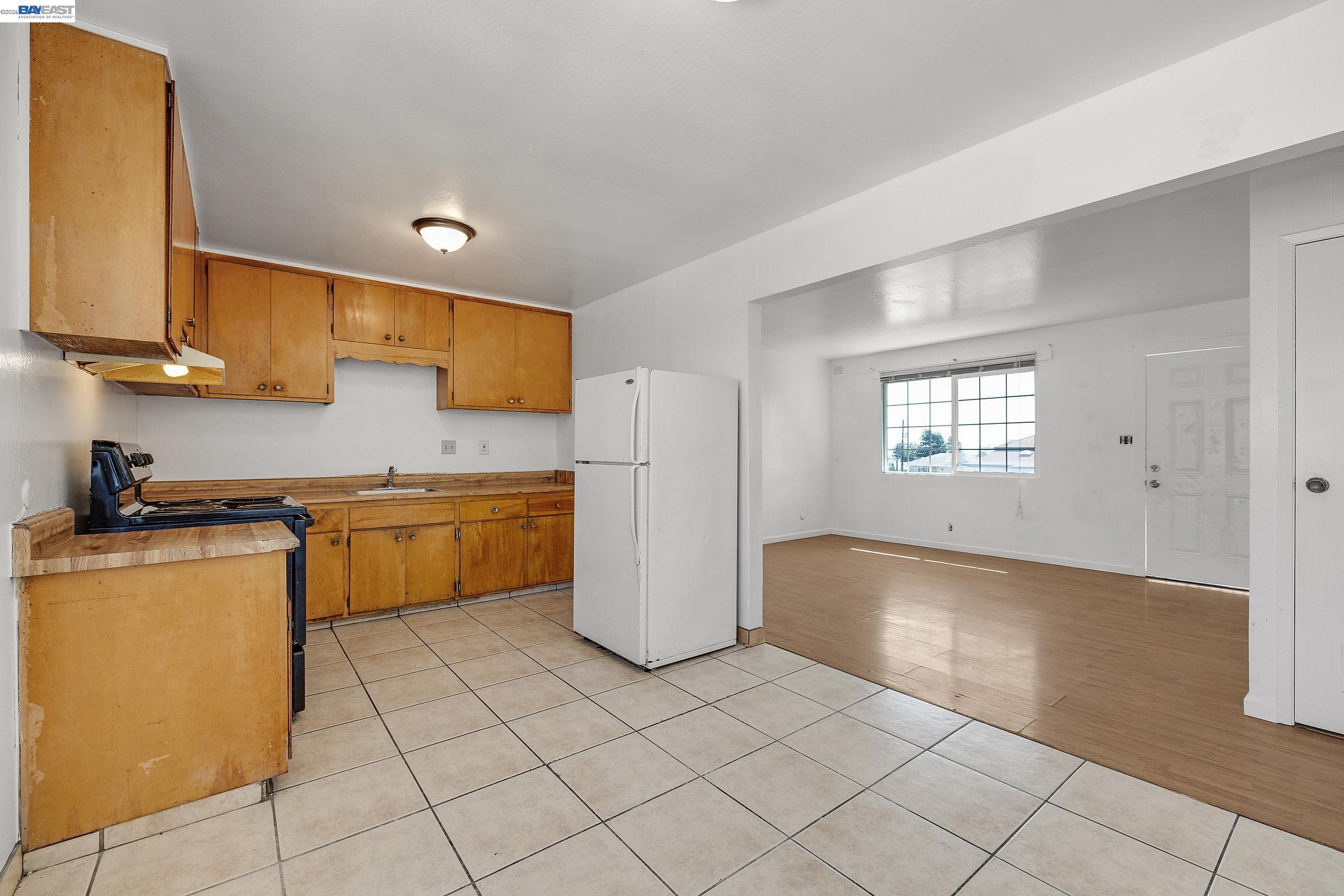 Detail Gallery Image 20 of 30 For 2828 22nd Avenue, Oakland,  CA 94606 - 12 Beds | 4 Baths