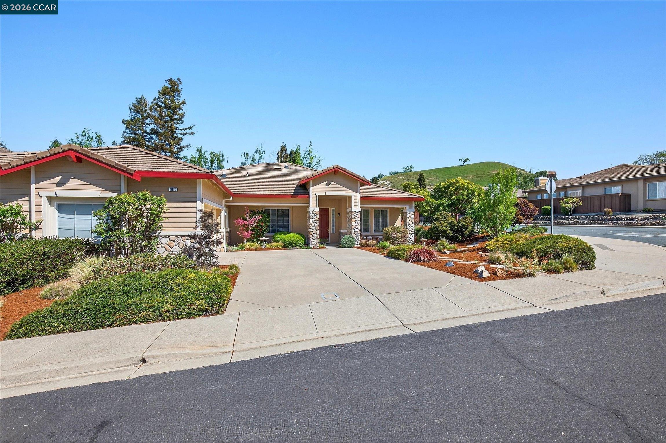 Detail Gallery Image 3 of 52 For 9005 Elk Dr, Clayton,  CA 94517 - 3 Beds | 2 Baths