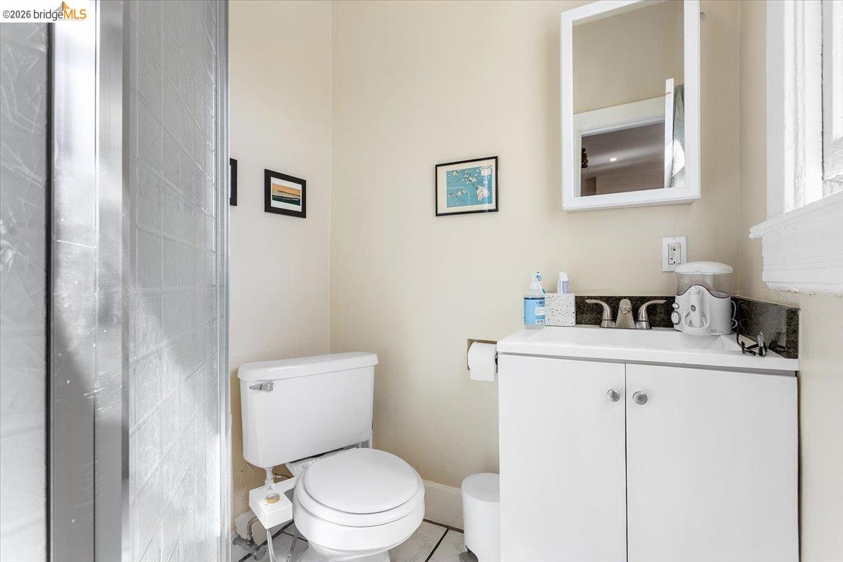 Detail Gallery Image 15 of 24 For 1036 60th Street, Oakland,  CA 94608 - – Beds | – Baths