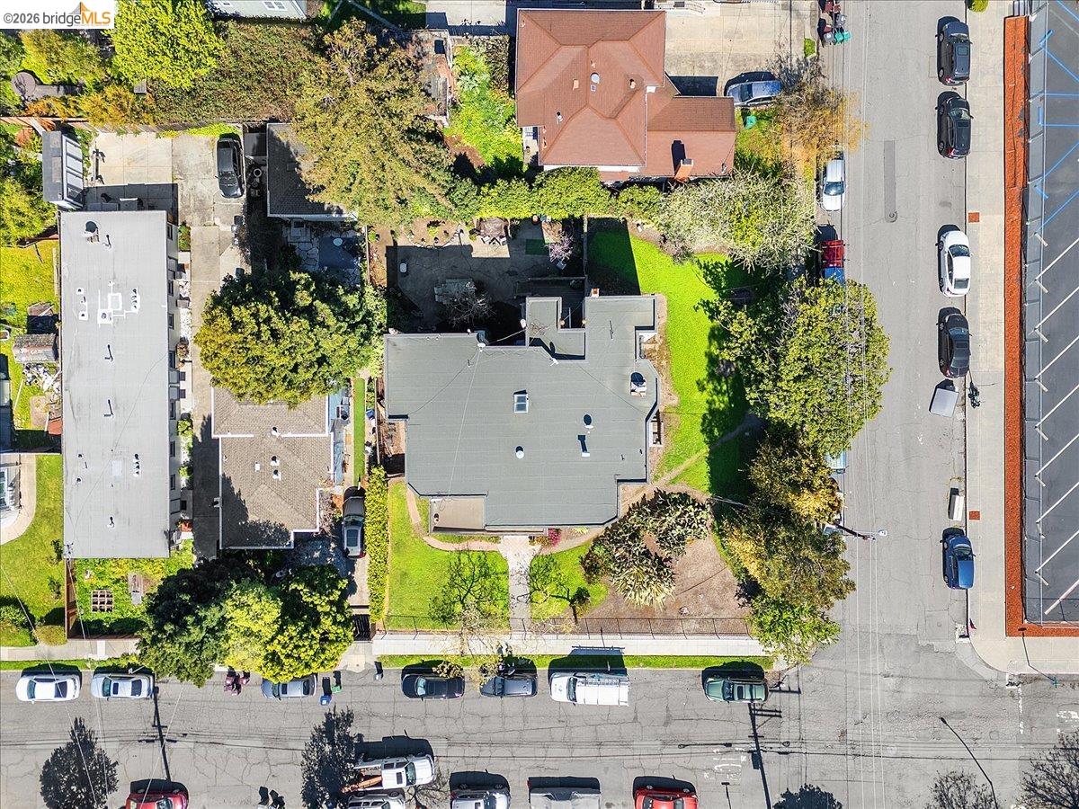 Detail Gallery Image 19 of 24 For 1036 60th Street, Oakland,  CA 94608 - – Beds | – Baths