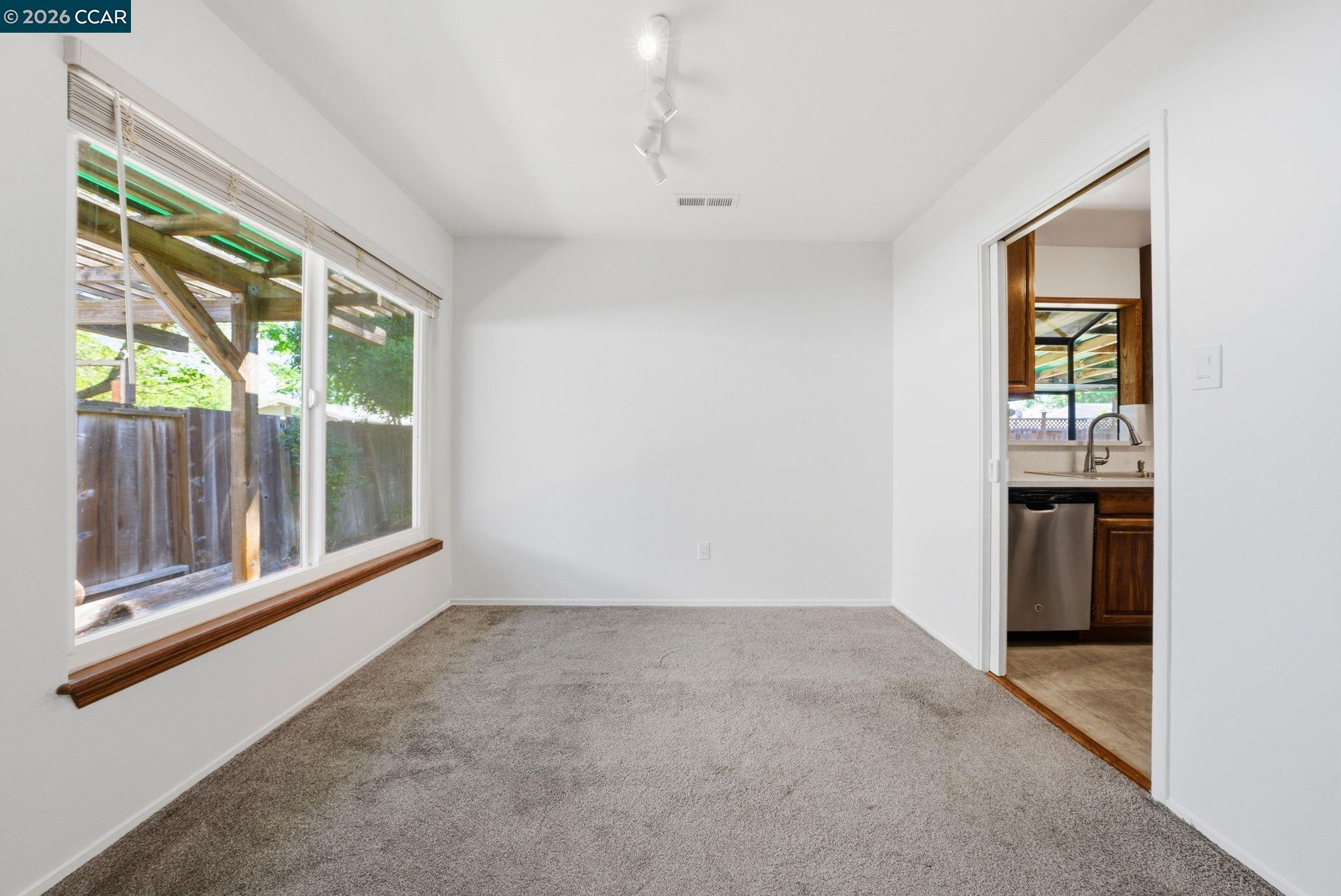 Detail Gallery Image 12 of 60 For 1930 Sunshine Dr, Concord,  CA 94520 - 3 Beds | 2 Baths