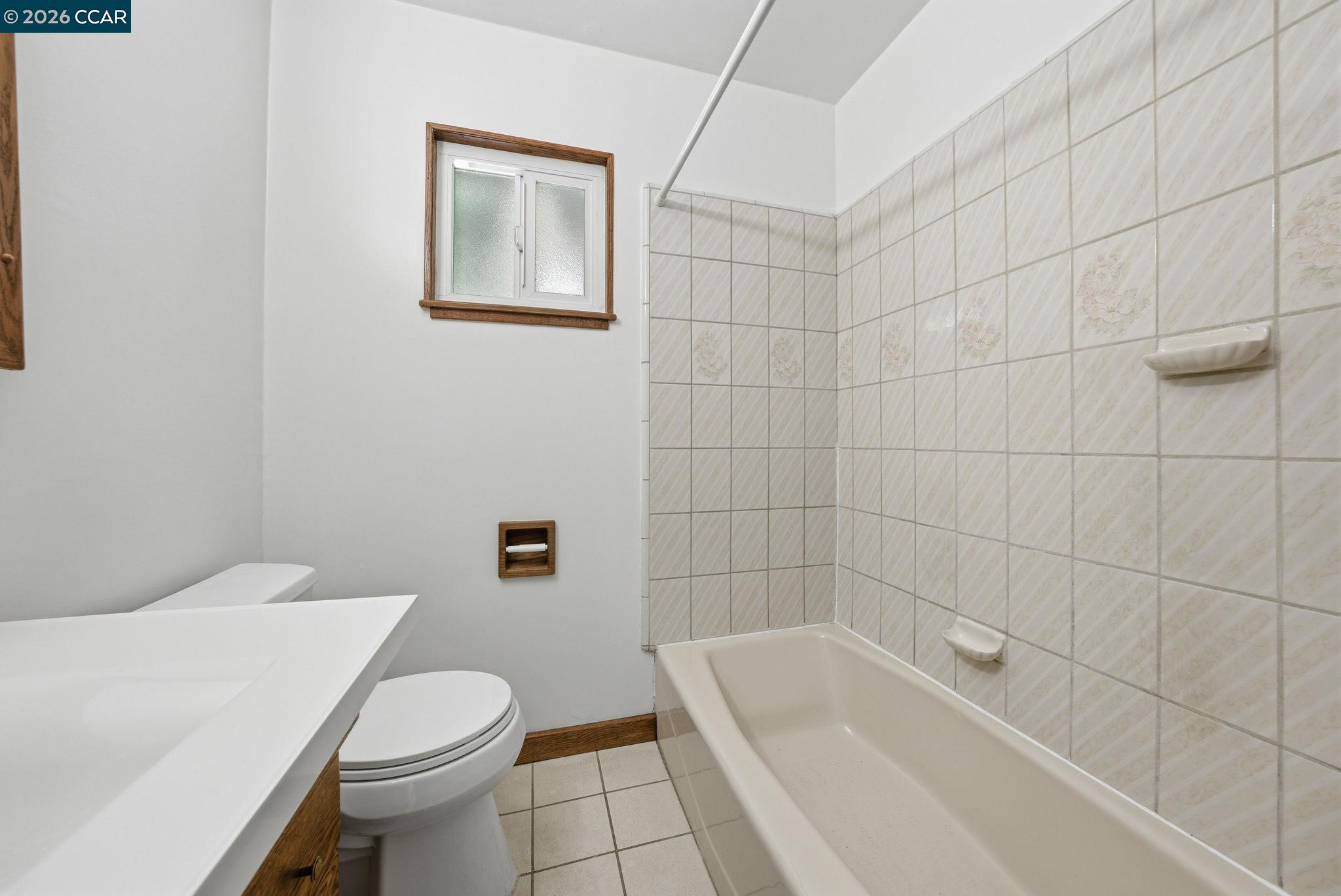 Detail Gallery Image 28 of 60 For 1930 Sunshine Dr, Concord,  CA 94520 - 3 Beds | 2 Baths