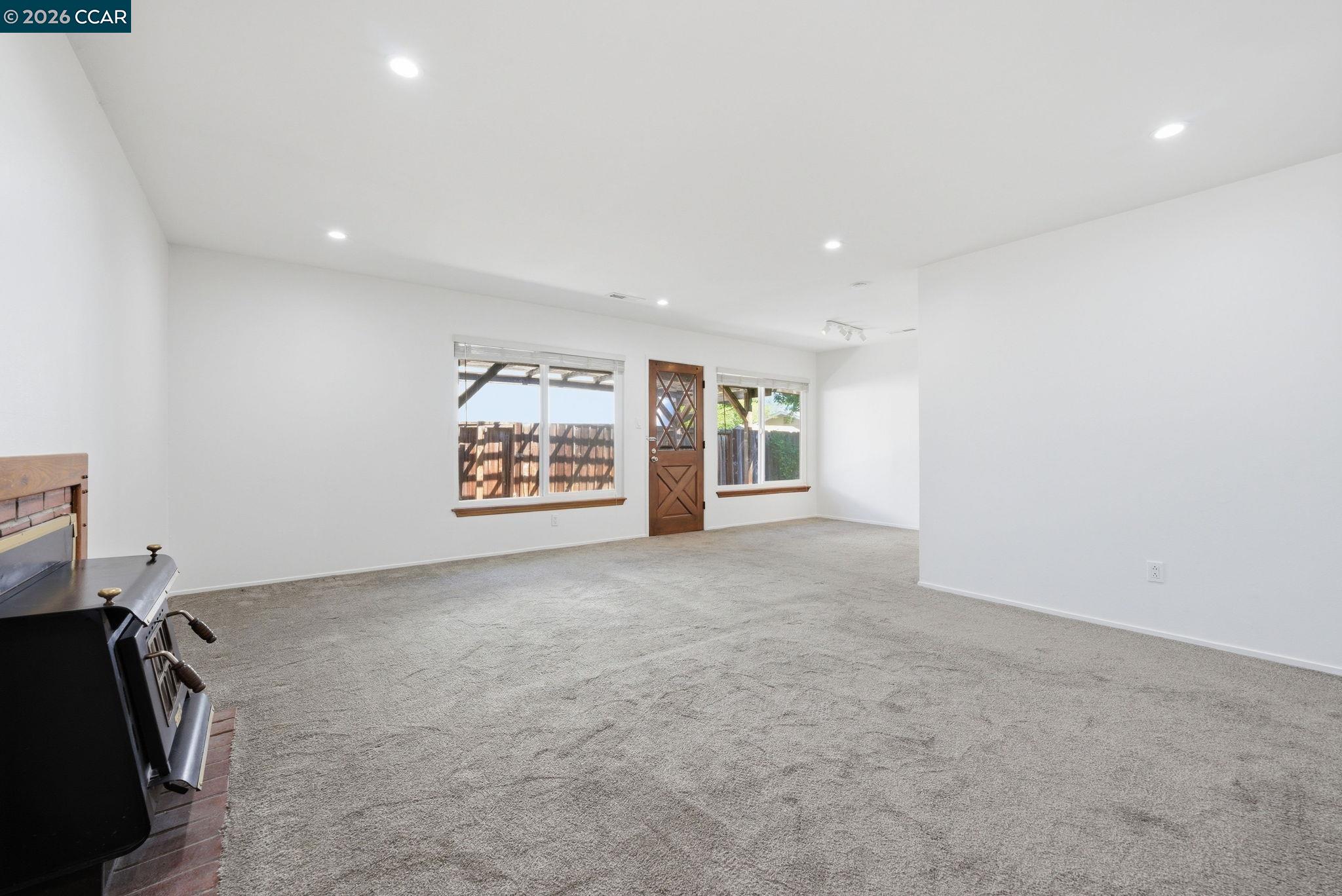 Detail Gallery Image 6 of 60 For 1930 Sunshine Dr, Concord,  CA 94520 - 3 Beds | 2 Baths