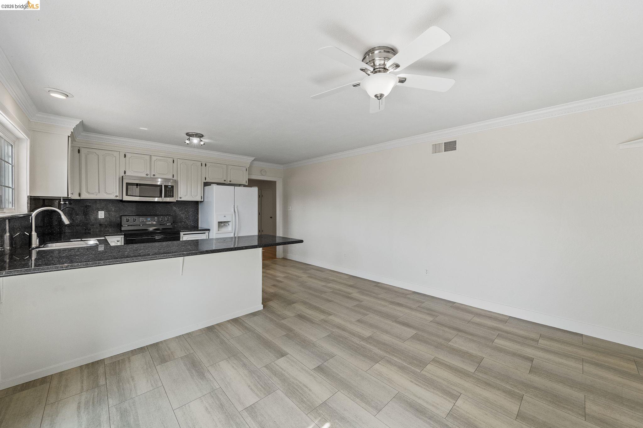 Detail Gallery Image 15 of 36 For 2 Viking Way, Pittsburg,  CA 94565-3568 - 4 Beds | 2 Baths