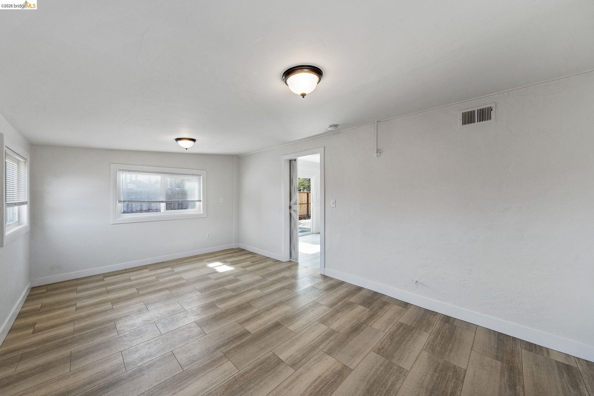 Detail Gallery Image 20 of 36 For 2 Viking Way, Pittsburg,  CA 94565-3568 - 4 Beds | 2 Baths