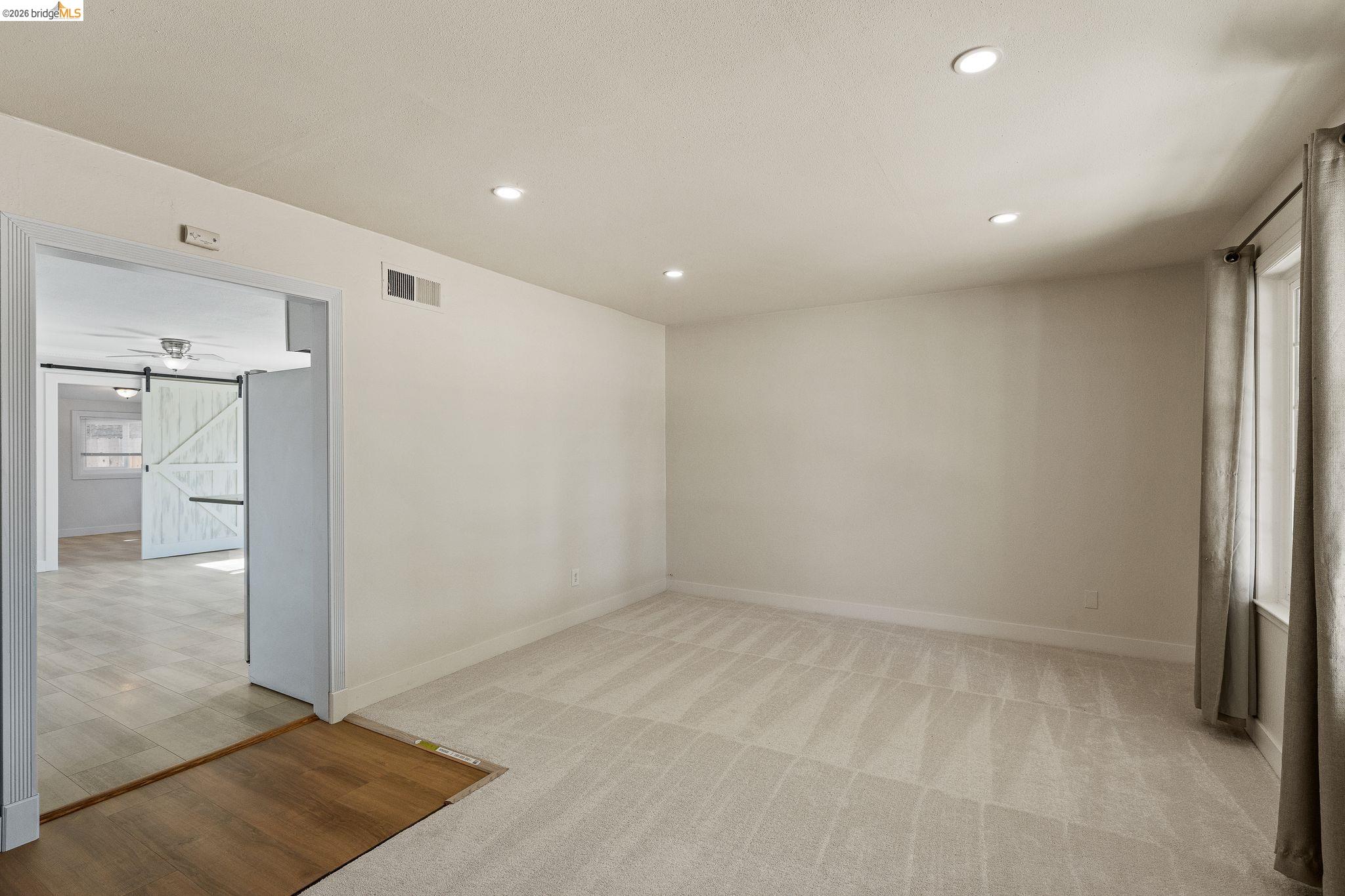 Detail Gallery Image 9 of 36 For 2 Viking Way, Pittsburg,  CA 94565-3568 - 4 Beds | 2 Baths