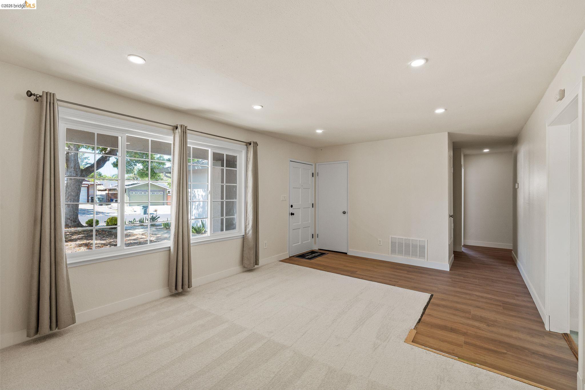 Detail Gallery Image 10 of 36 For 2 Viking Way, Pittsburg,  CA 94565-3568 - 4 Beds | 2 Baths