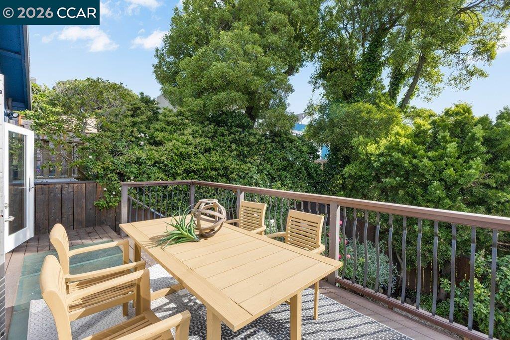 Detail Gallery Image 11 of 48 For 121 Bradford St, San Francisco,  CA 94110 - 3 Beds | 2 Baths