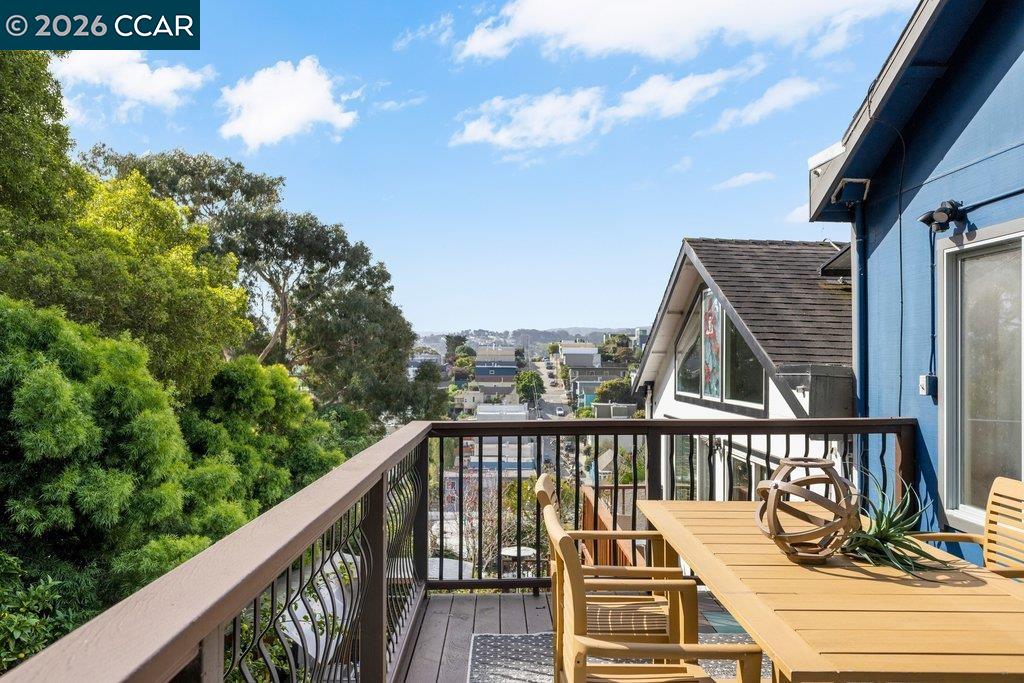 Detail Gallery Image 12 of 48 For 121 Bradford St, San Francisco,  CA 94110 - 3 Beds | 2 Baths