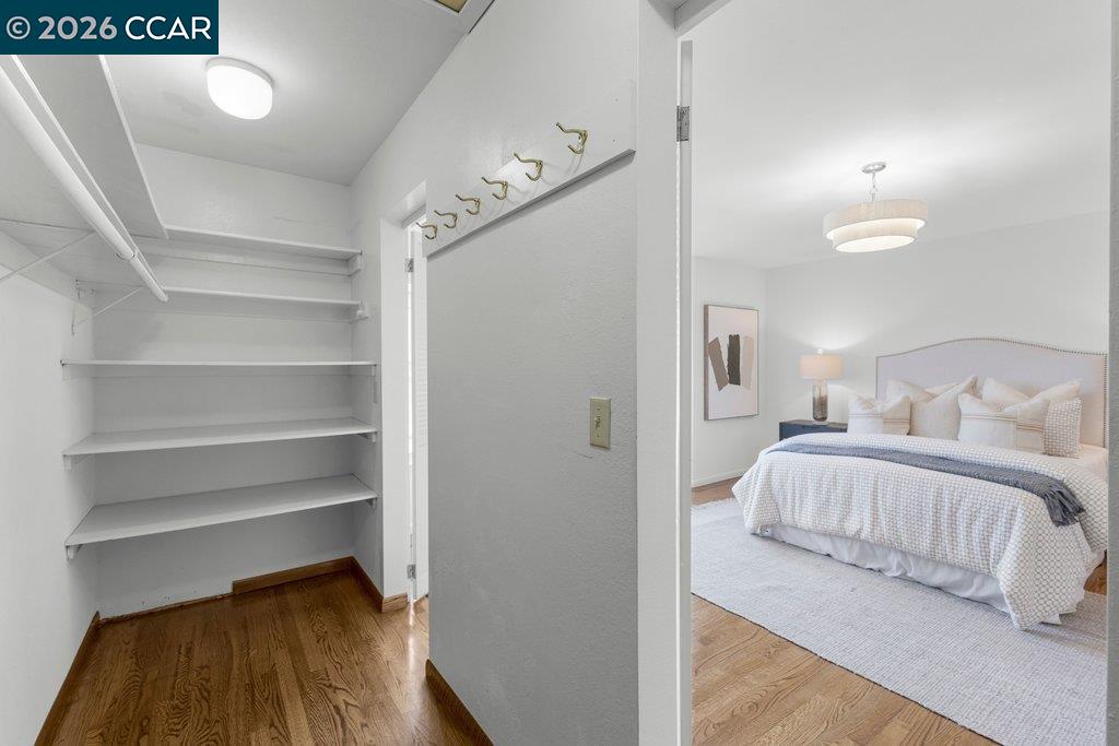 Detail Gallery Image 21 of 48 For 121 Bradford St, San Francisco,  CA 94110 - 3 Beds | 2 Baths