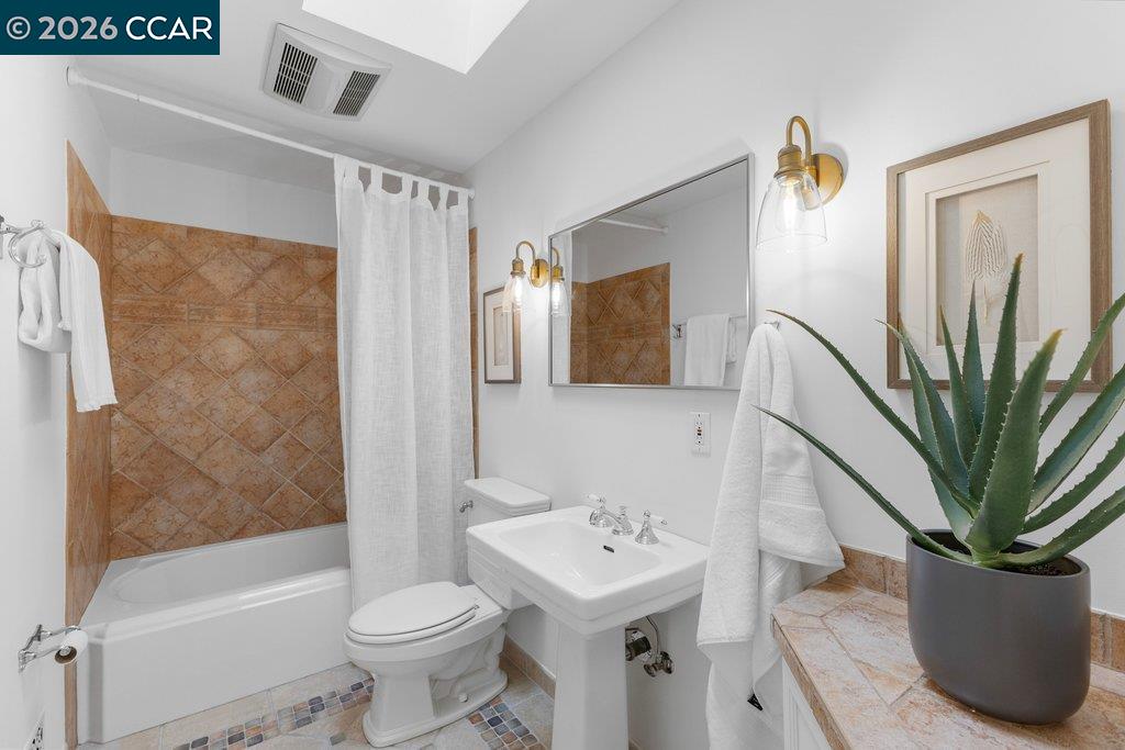 Detail Gallery Image 23 of 48 For 121 Bradford St, San Francisco,  CA 94110 - 3 Beds | 2 Baths