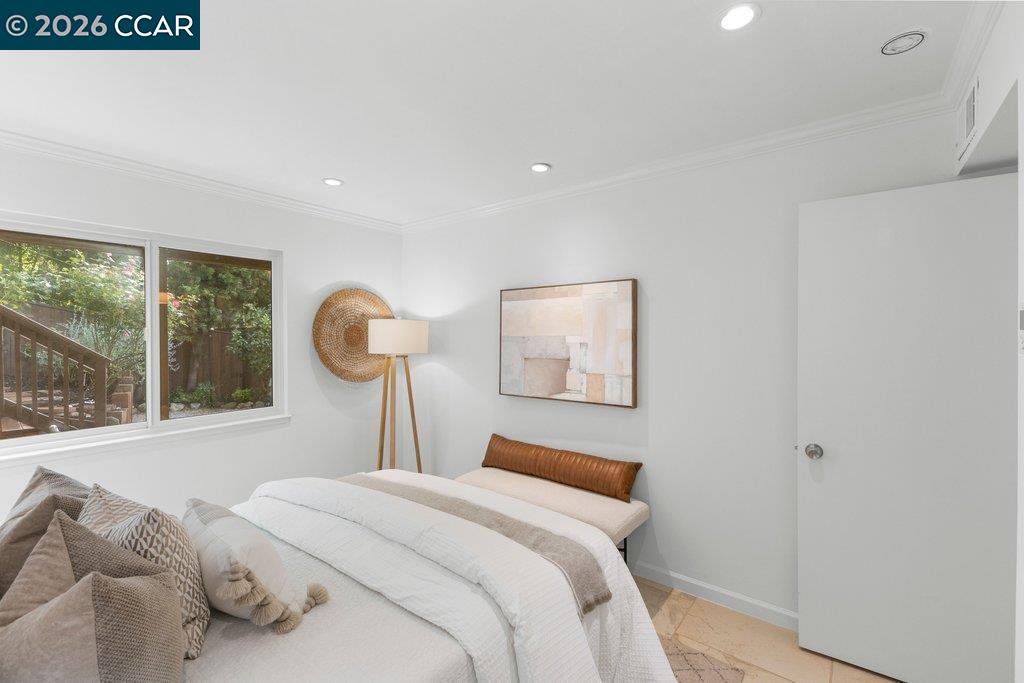 Detail Gallery Image 35 of 48 For 121 Bradford St, San Francisco,  CA 94110 - 3 Beds | 2 Baths