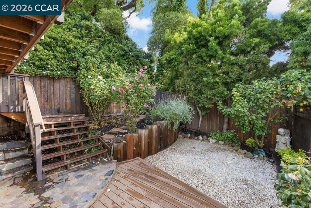 Detail Gallery Image 47 of 48 For 121 Bradford St, San Francisco,  CA 94110 - 3 Beds | 2 Baths