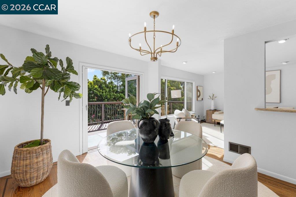 Detail Gallery Image 9 of 48 For 121 Bradford St, San Francisco,  CA 94110 - 3 Beds | 2 Baths