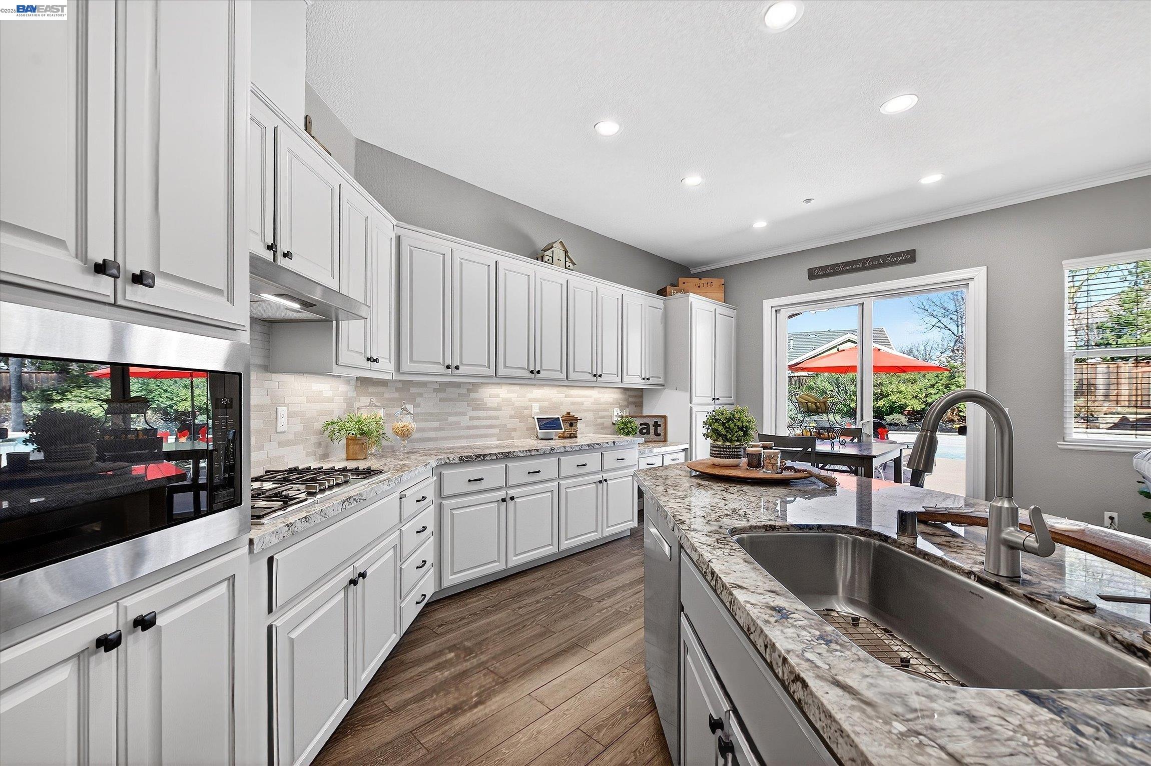 Detail Gallery Image 14 of 46 For 1174 Carrara Ct, Livermore,  CA 94550 - 4 Beds | 2/1 Baths