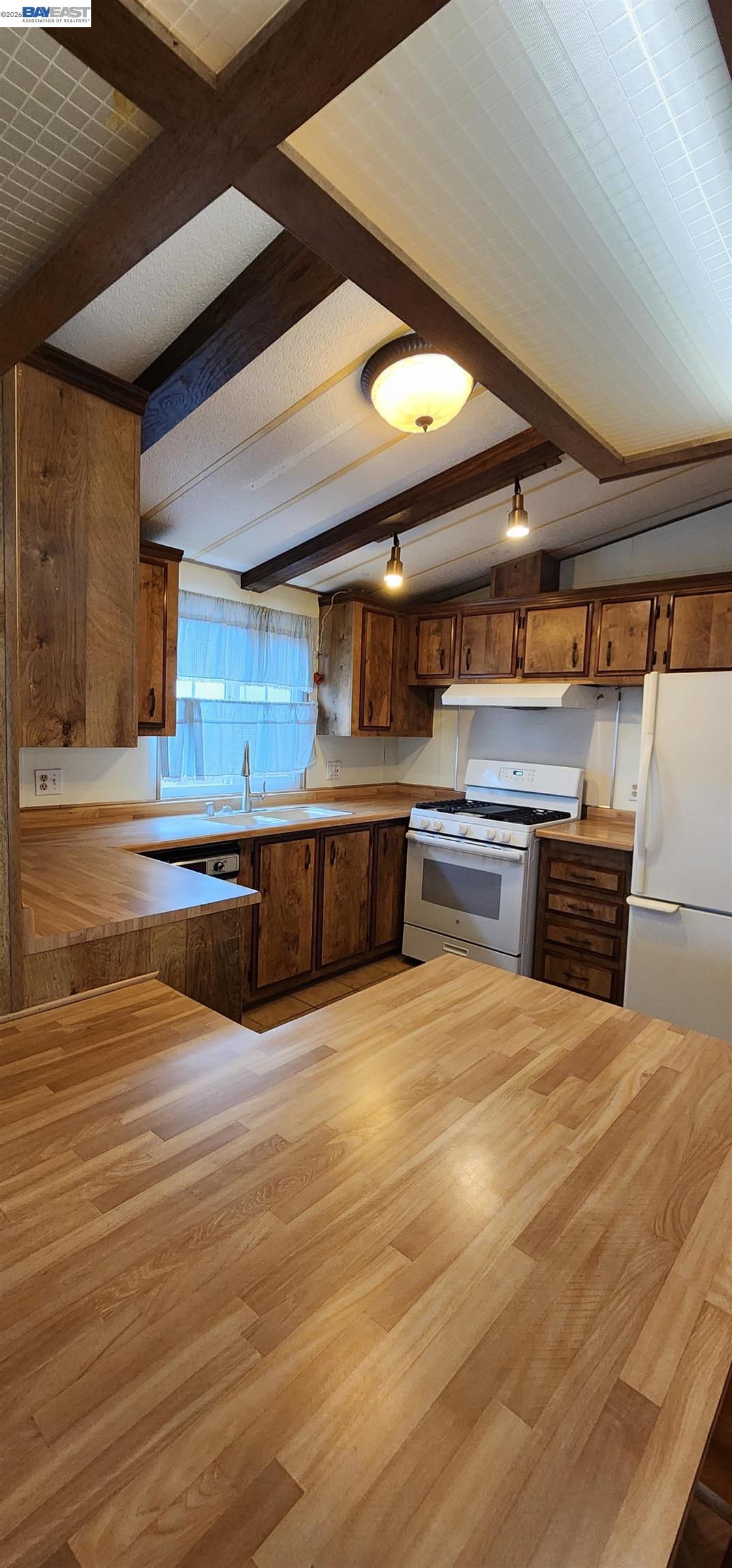 Detail Gallery Image 2 of 3 For 1537 Balein Ct, Hayward,  CA 94544 - 2 Beds | 2 Baths