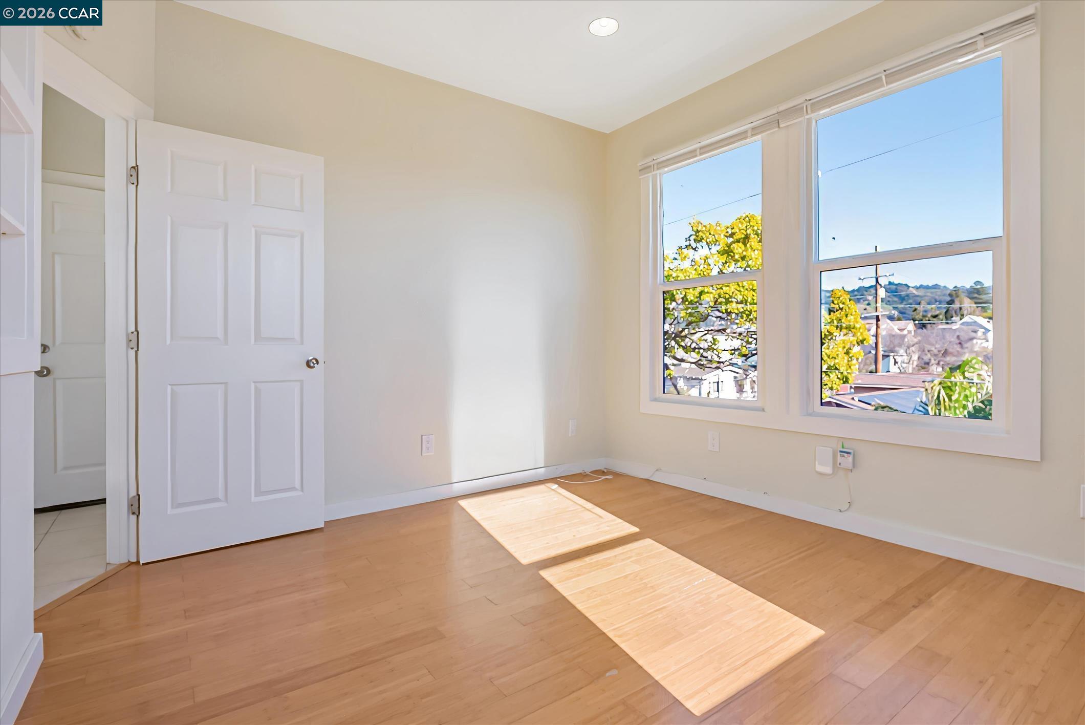 Detail Gallery Image 13 of 16 For Emerson St, Berkeley,  CA 94703 - 1 Beds | 1 Baths