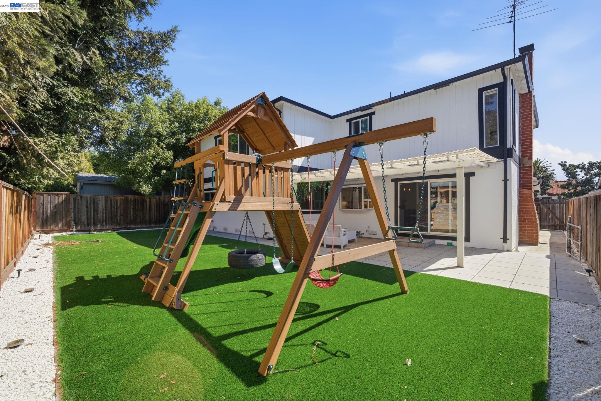 Detail Gallery Image 22 of 27 For 2901 Glen Heather Dr, San Jose,  CA 95133 - 7 Beds | 4 Baths