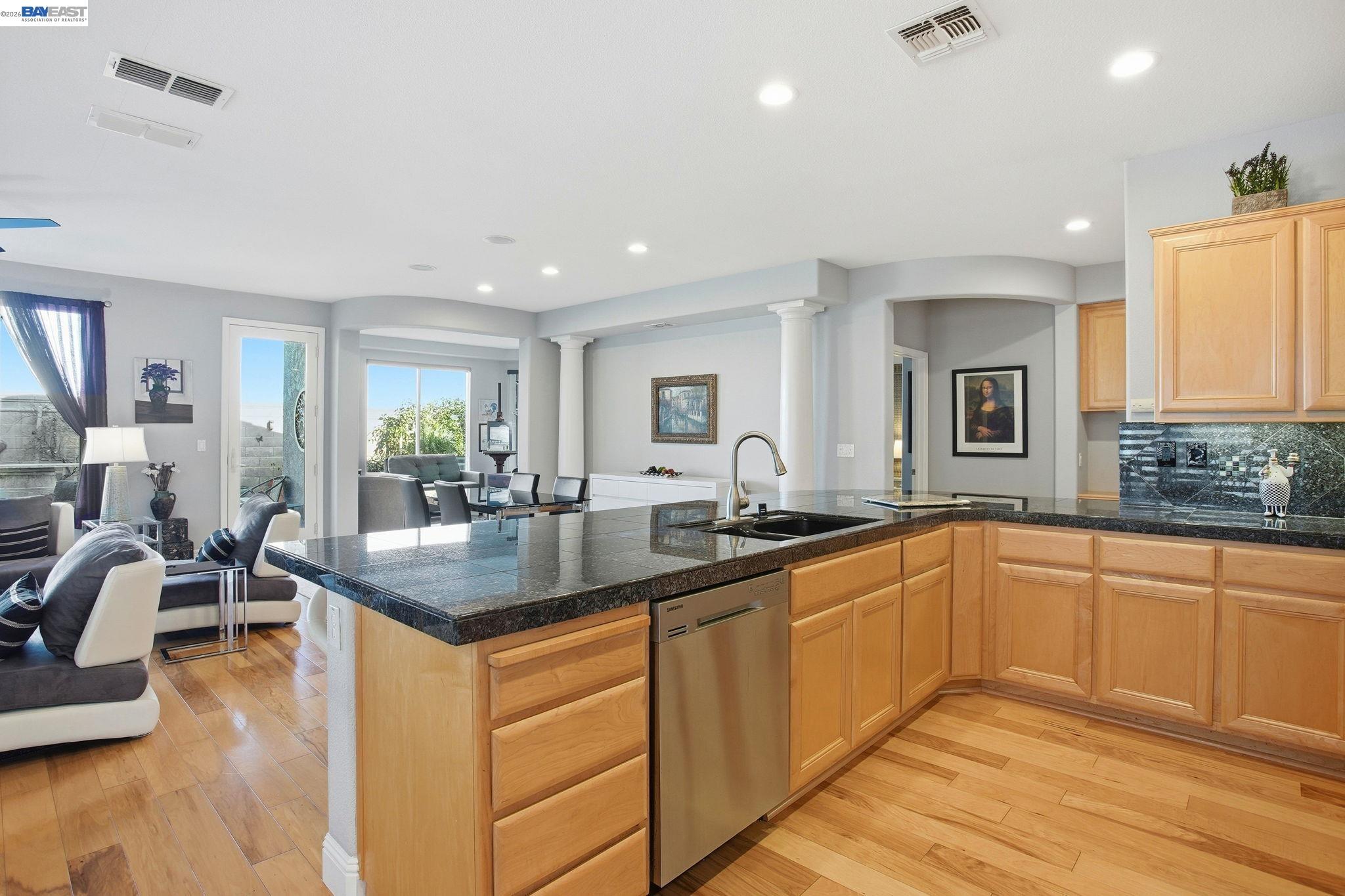 Detail Gallery Image 12 of 44 For 1048 Diamante, Rio Vista,  CA 94571 - 2 Beds | 2 Baths