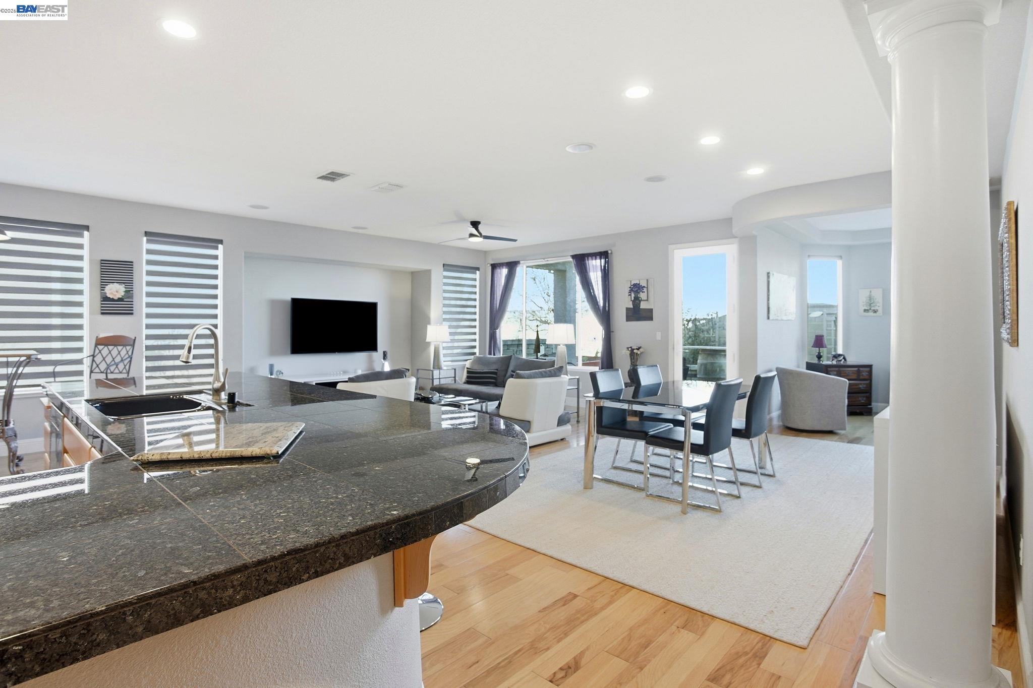 Detail Gallery Image 9 of 44 For 1048 Diamante, Rio Vista,  CA 94571 - 2 Beds | 2 Baths