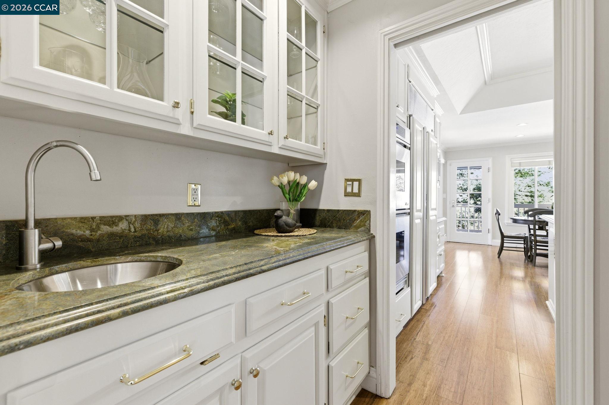 Detail Gallery Image 13 of 50 For 725 Castle Rock Rd, Walnut Creek,  CA 94598 - 5 Beds | 3/1 Baths